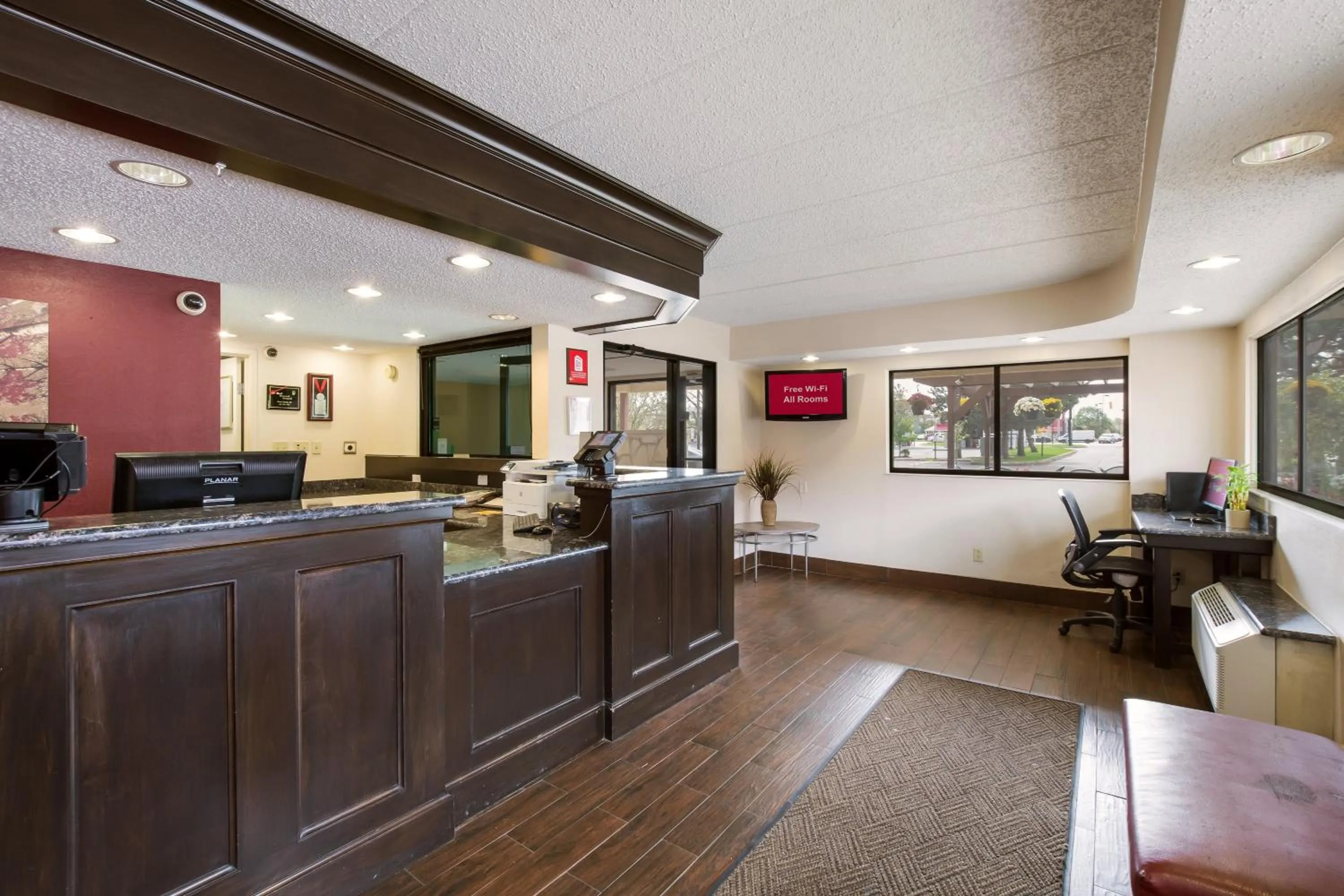 Lobby or reception in Red Roof Inn Grand Rapids Airport