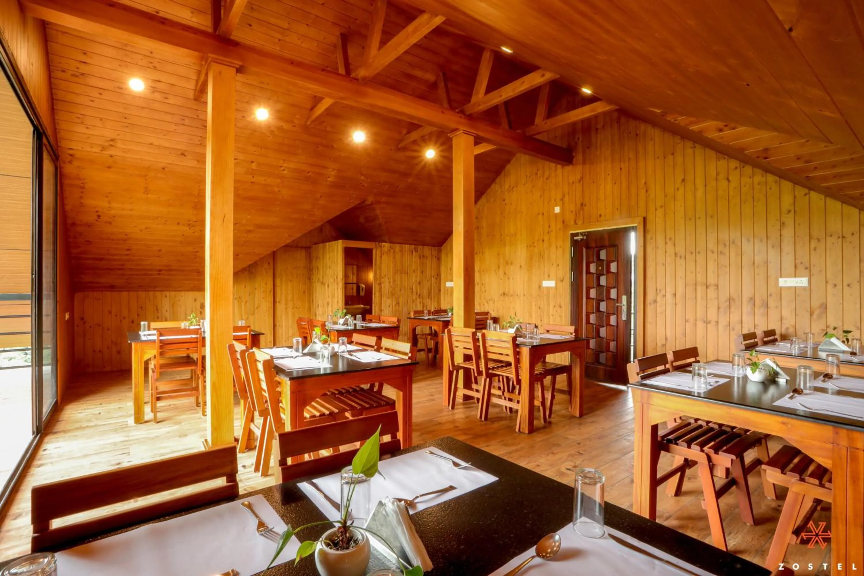 Restaurant/places to eat in Zostel Vagamon