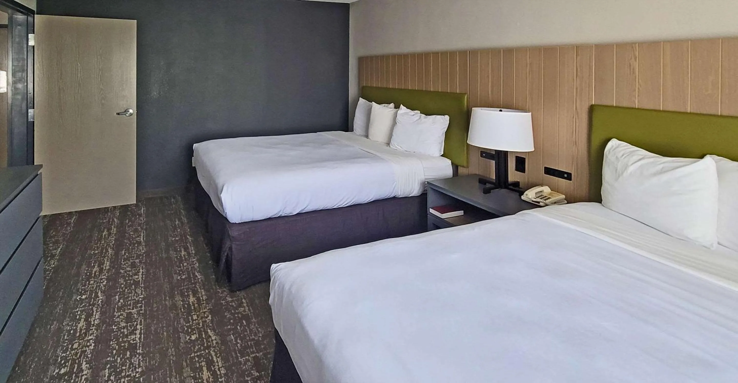 Bedroom, Bed in Country Inn & Suites by Radisson, Canton, GA