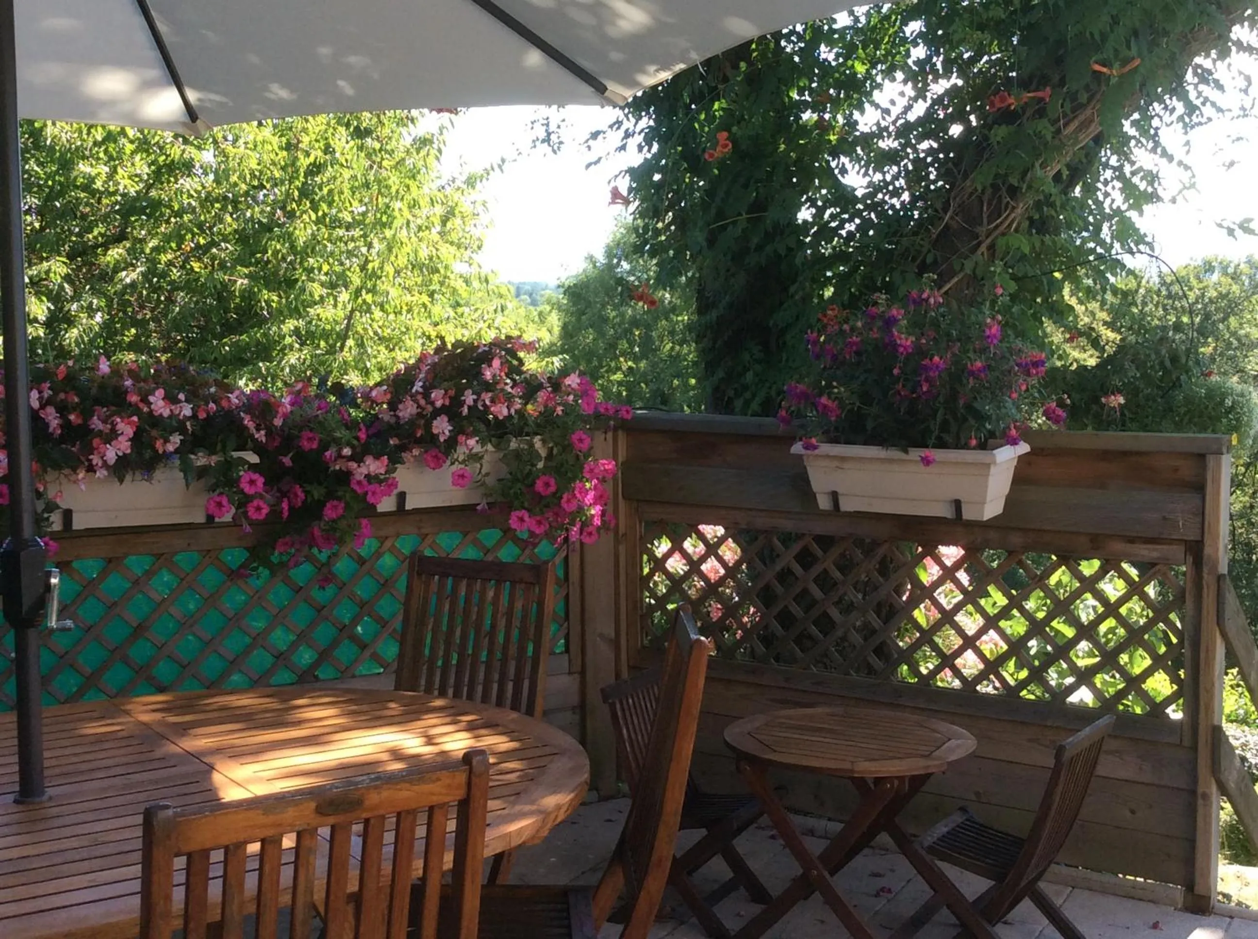 Balcony/Terrace in Le Relais des Malettes Chambres d'hôtes B&B
