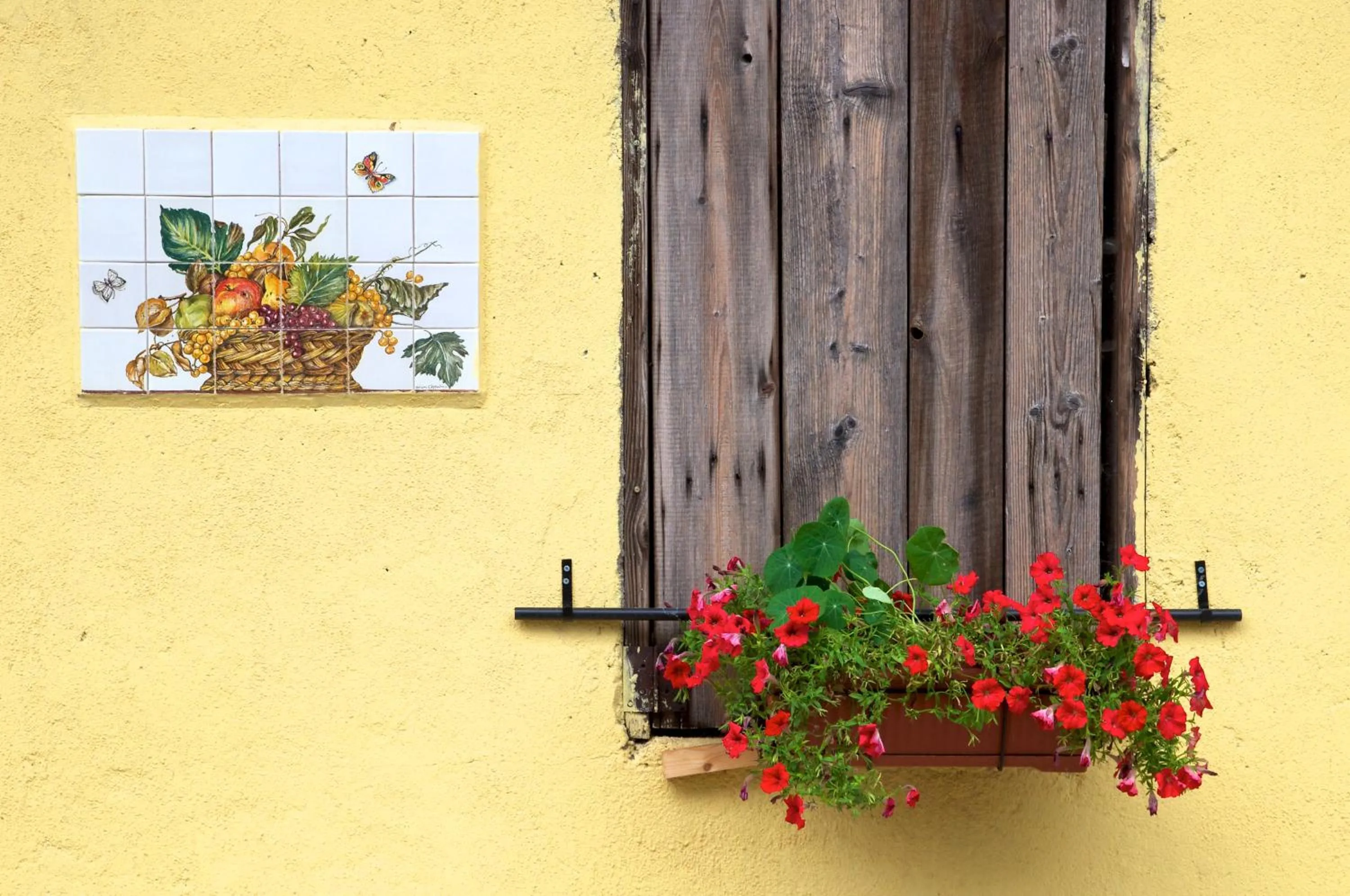 Decorative detail in Cascina delle Mele