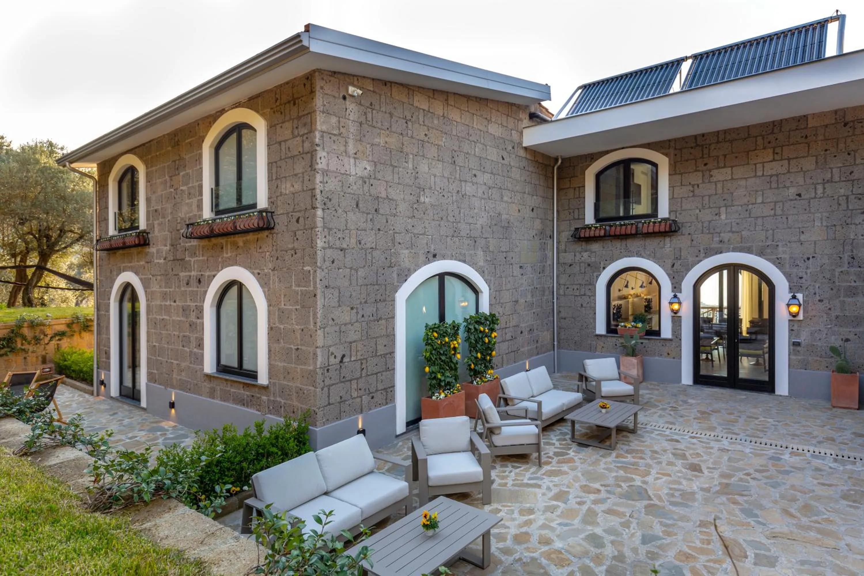 Property building in Maison Bon Bon