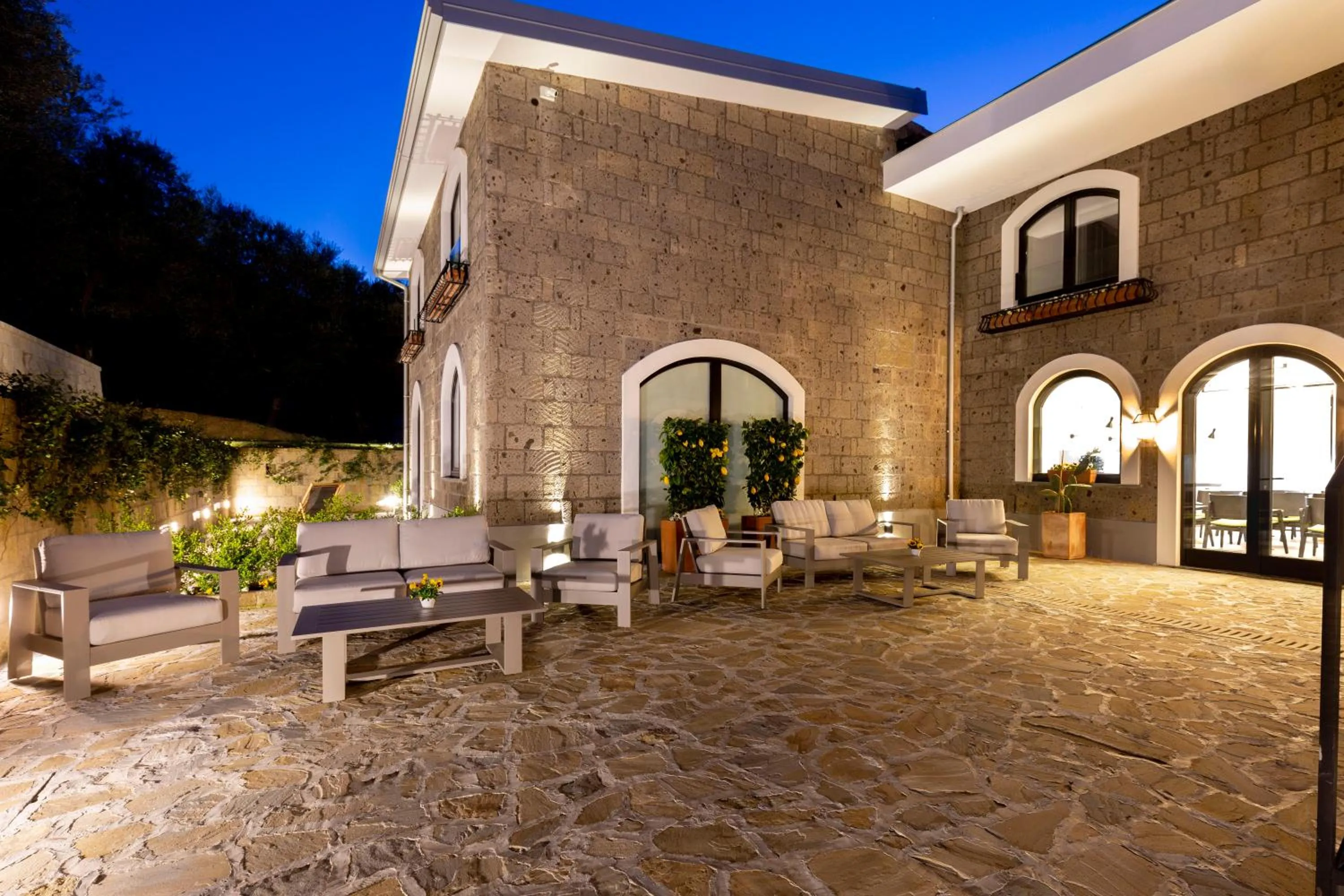 Property building in Maison Bon Bon