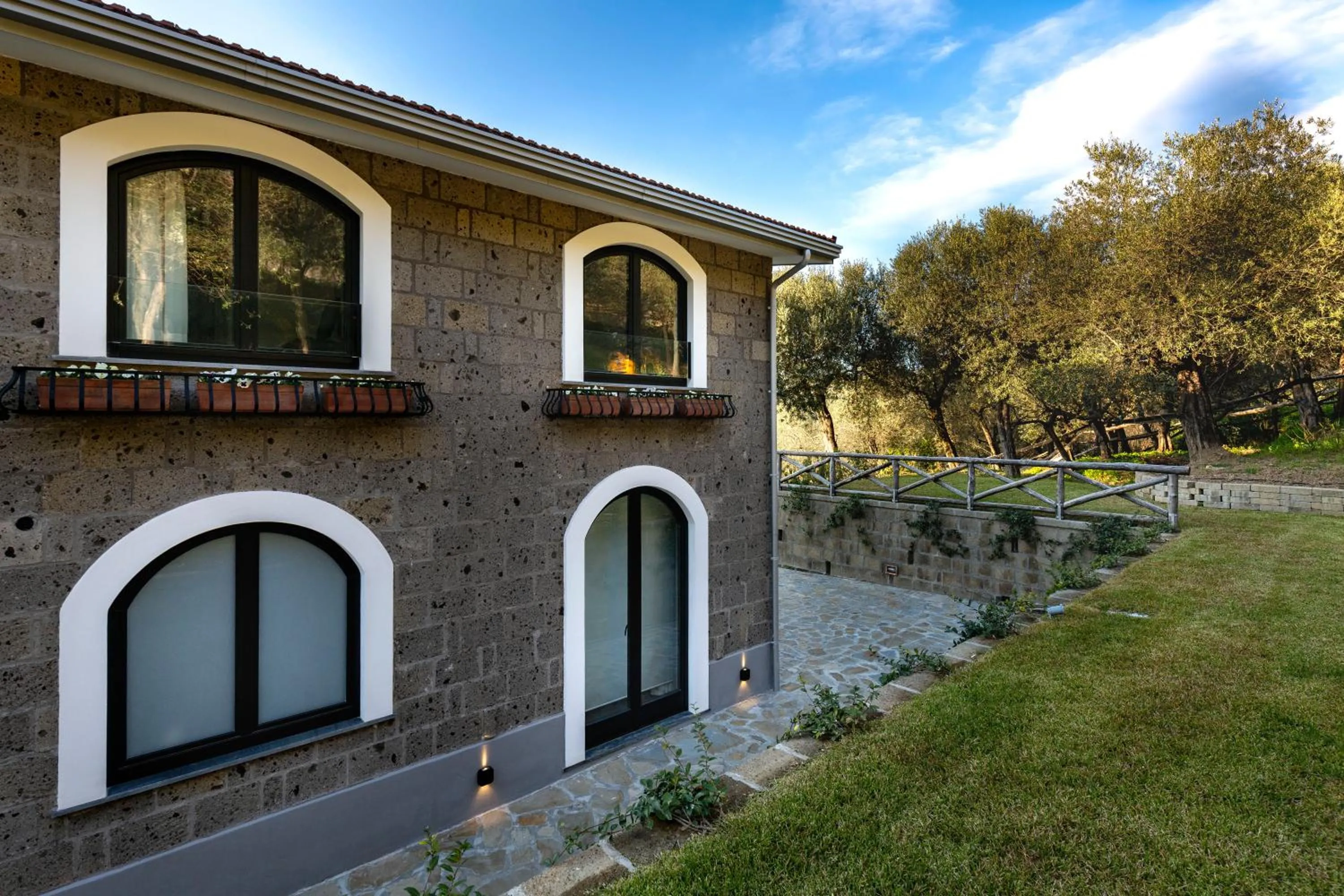 Property building in Maison Bon Bon