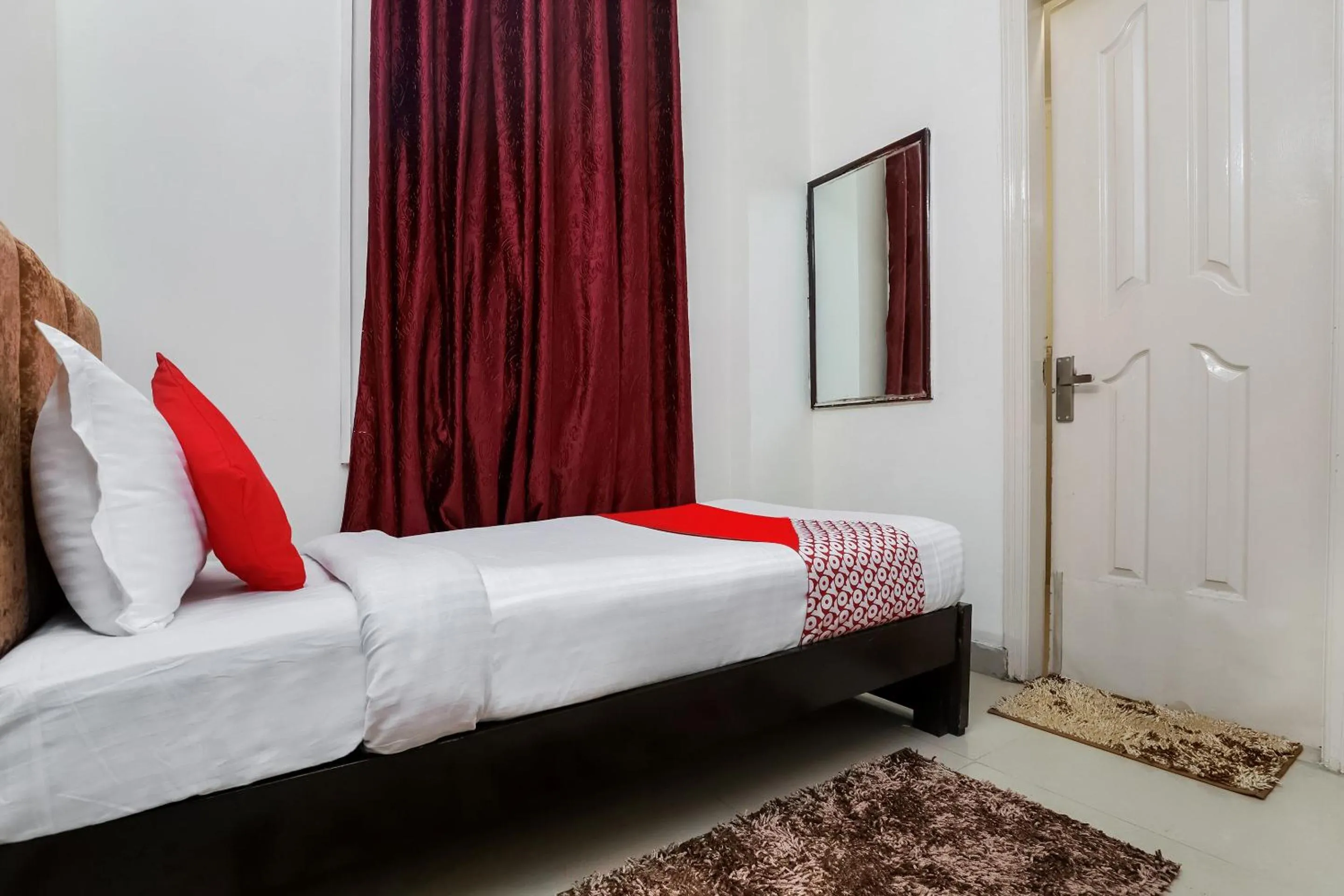 Bedroom in Collection O Ramji Grand Near Tdi Mall