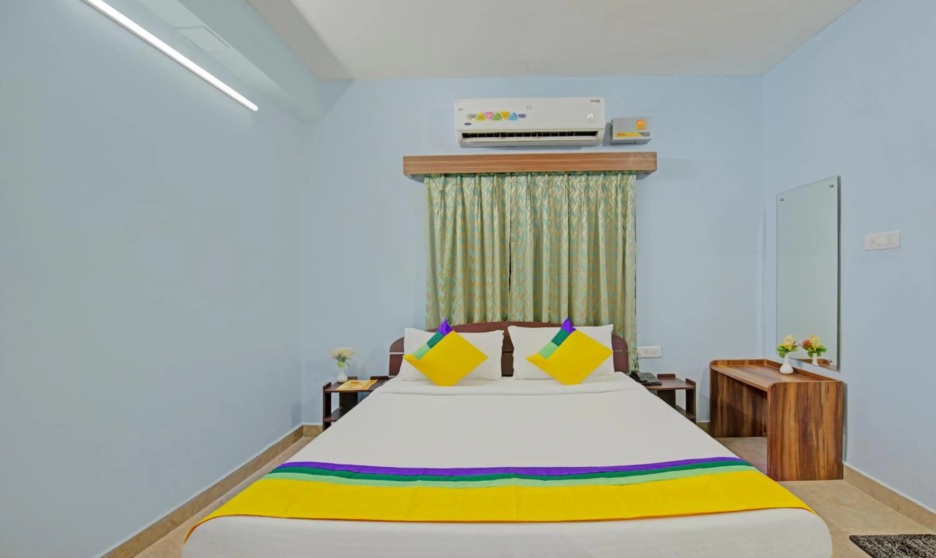 Bedroom, Bed in Itsy Hotels Sidhartha Residency