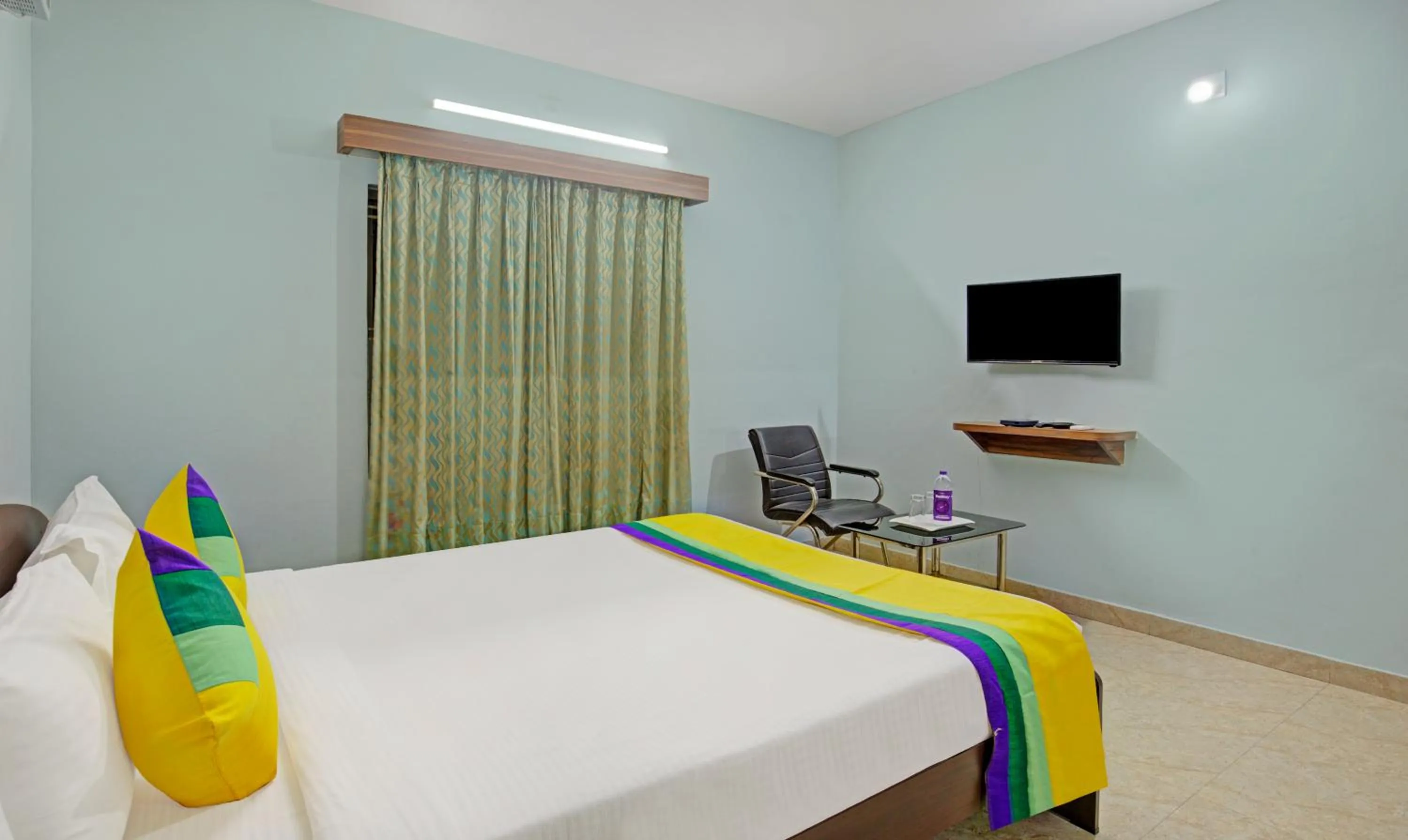 Bedroom, Bed in Itsy Hotels Sidhartha Residency