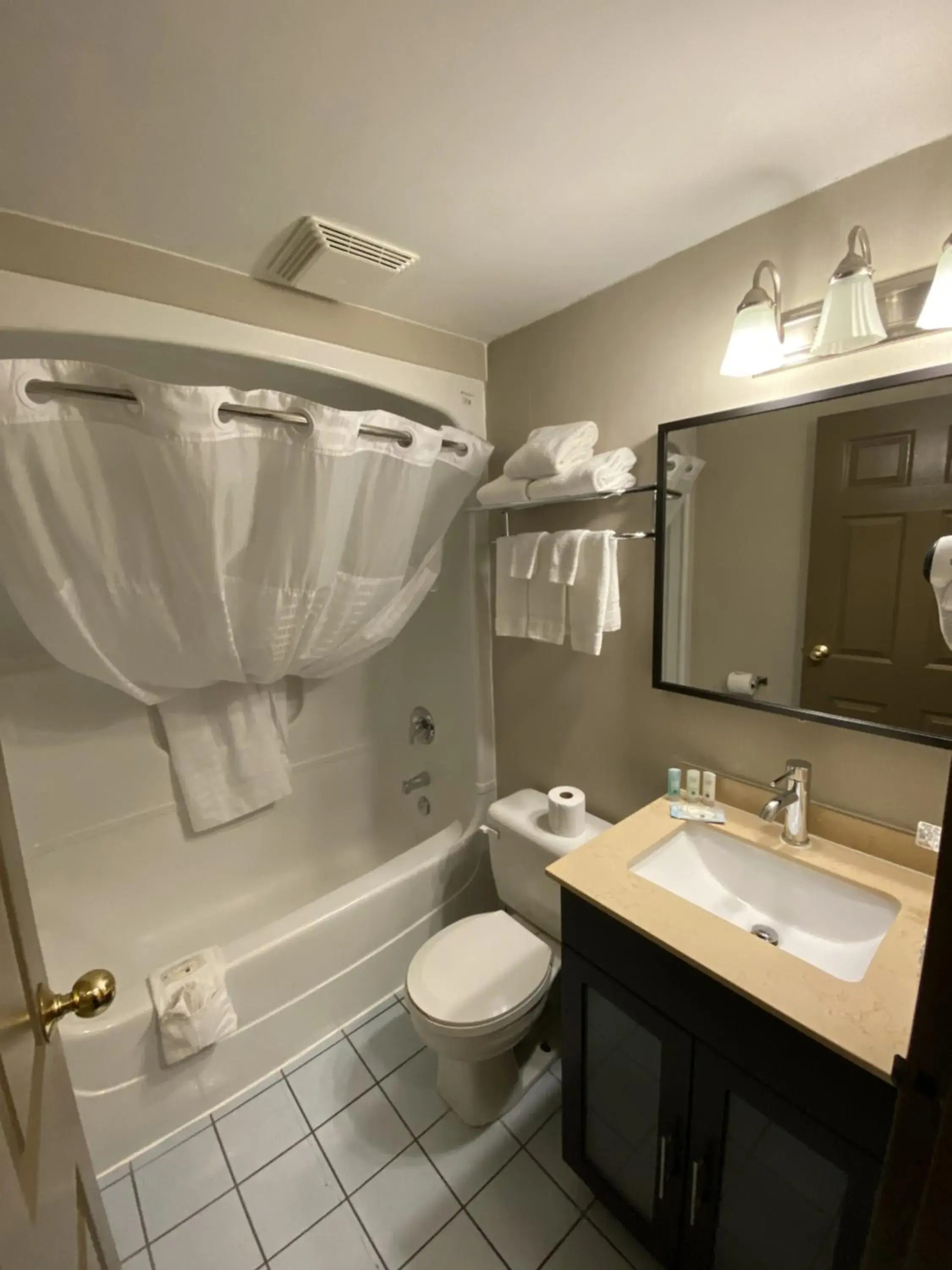 King Room - Non-Smoking in Quality Inn & Suites King Room - Non-Smoking in Quality Inn & Suites