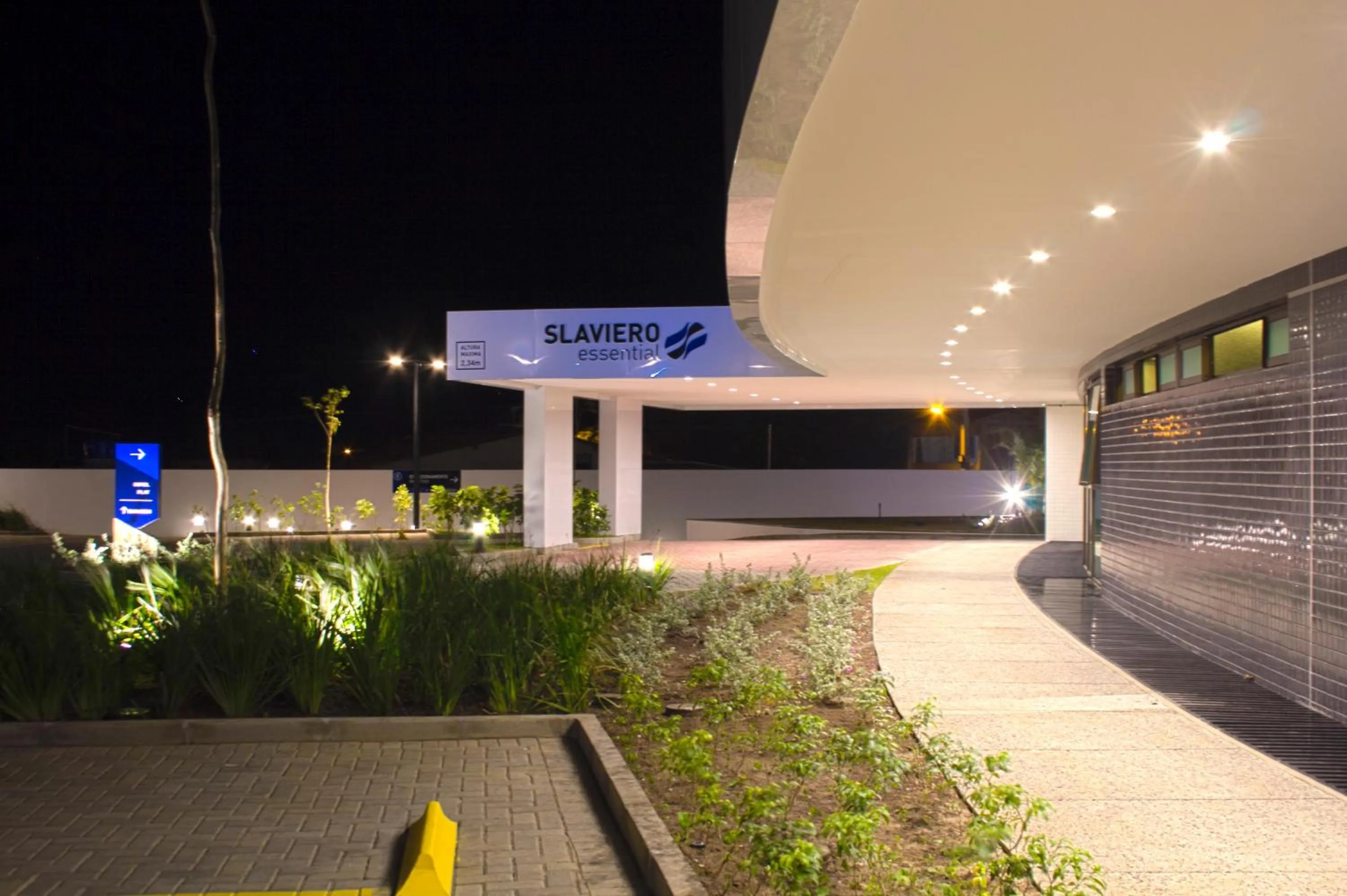 Facade/entrance in Slaviero Campina Grande