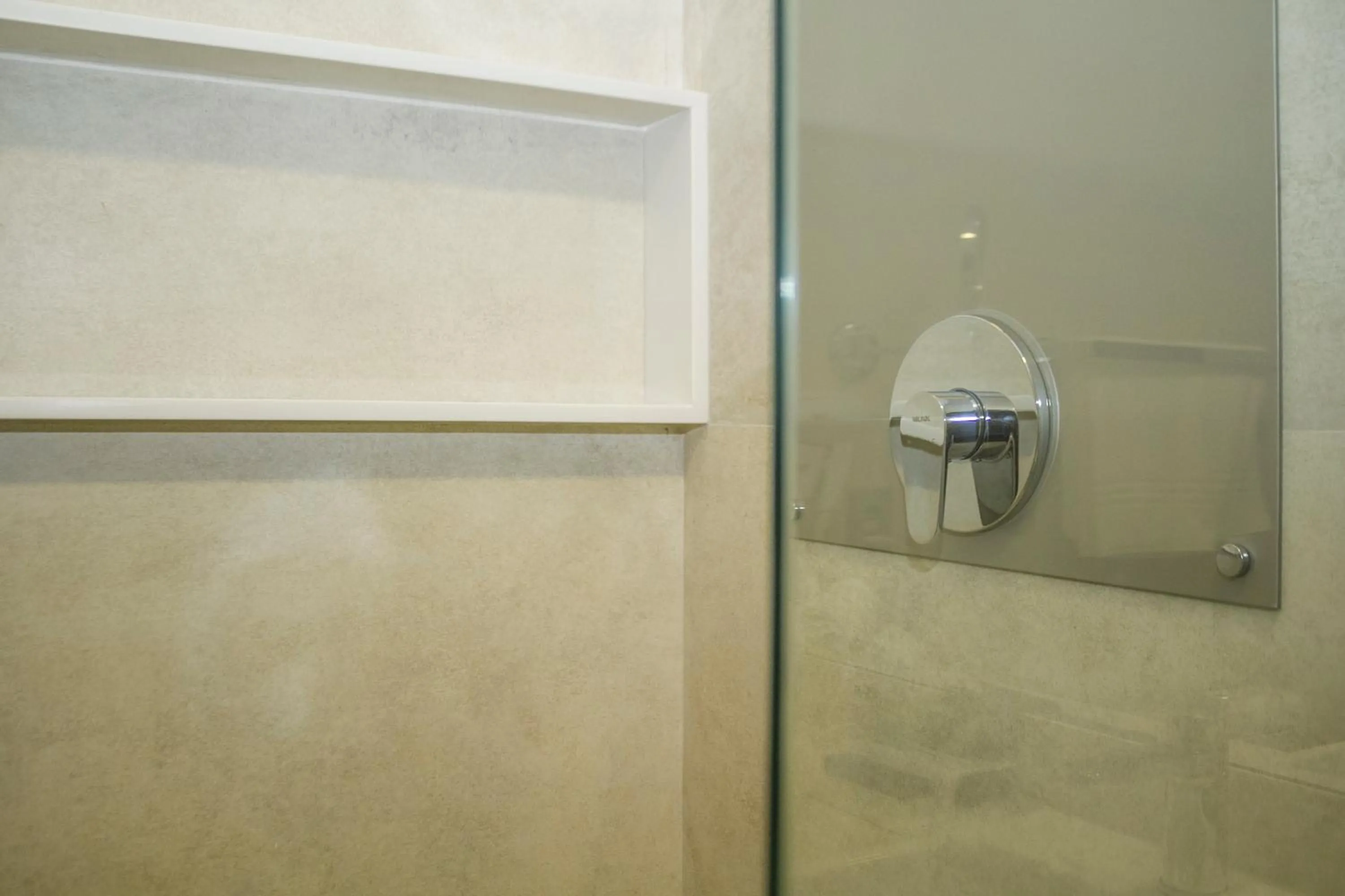 Shower in Slaviero Campina Grande