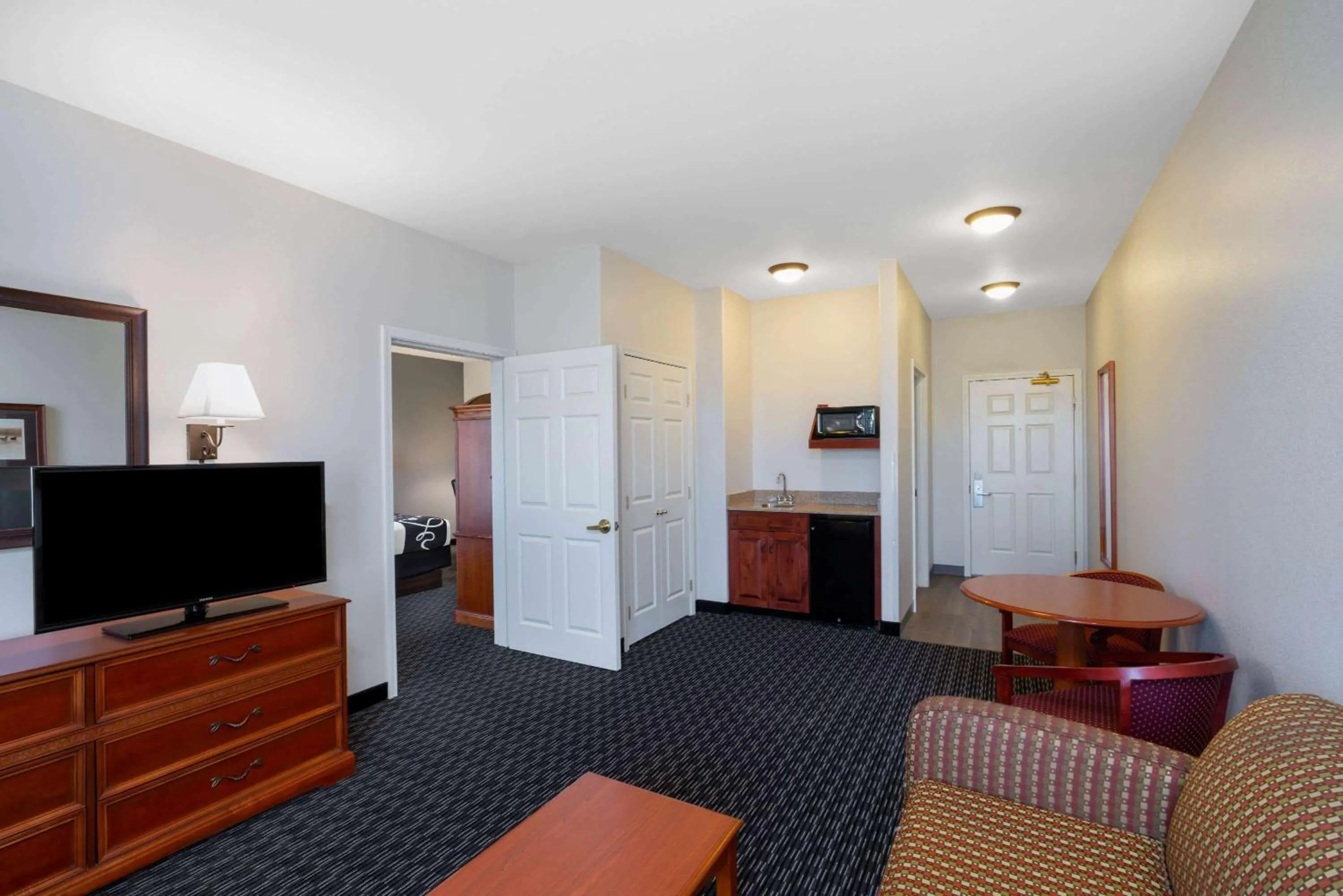 TV and multimedia in La Quinta by Wyndham Rifle