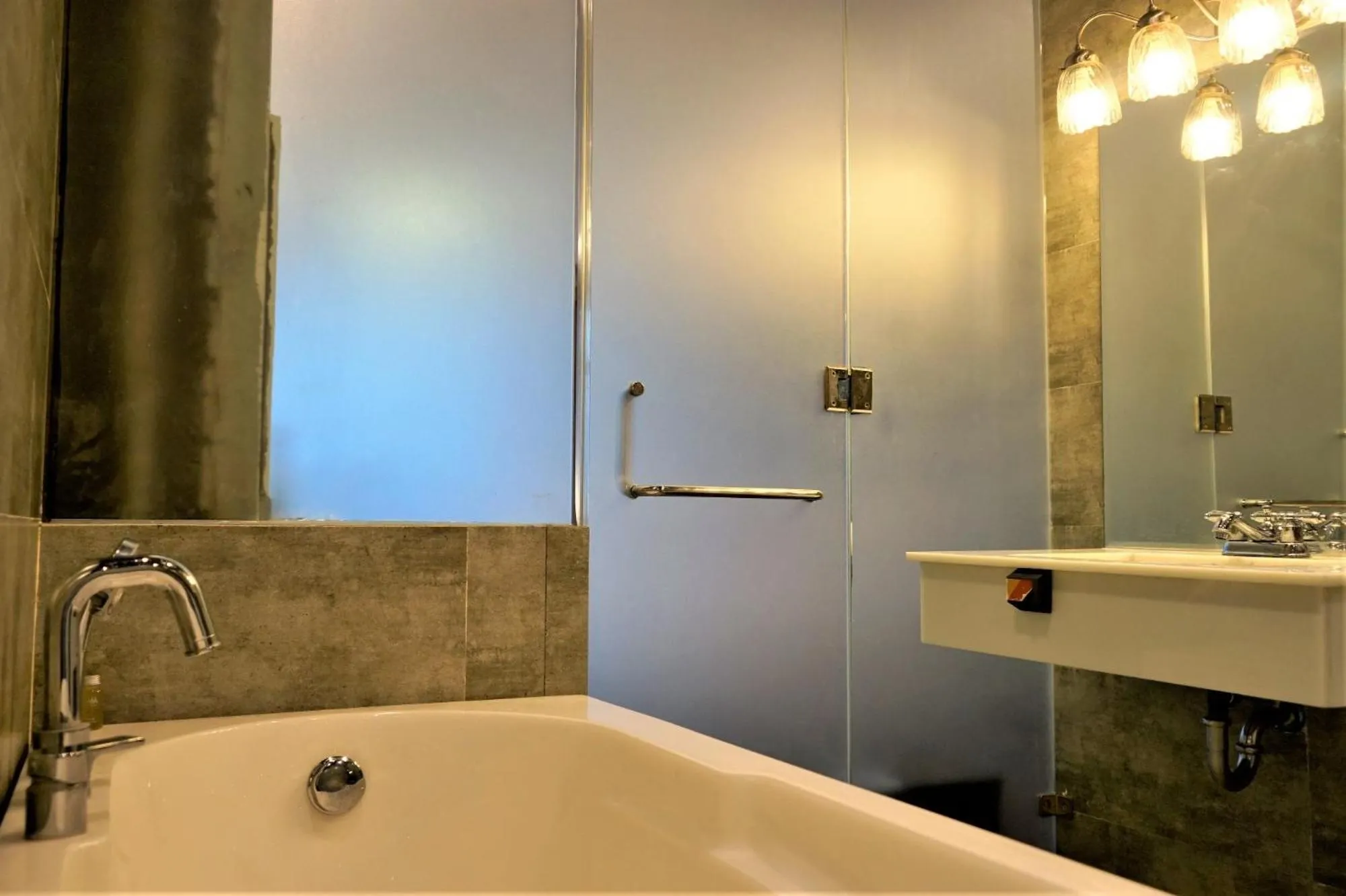 Oasis Hotel & Apartment