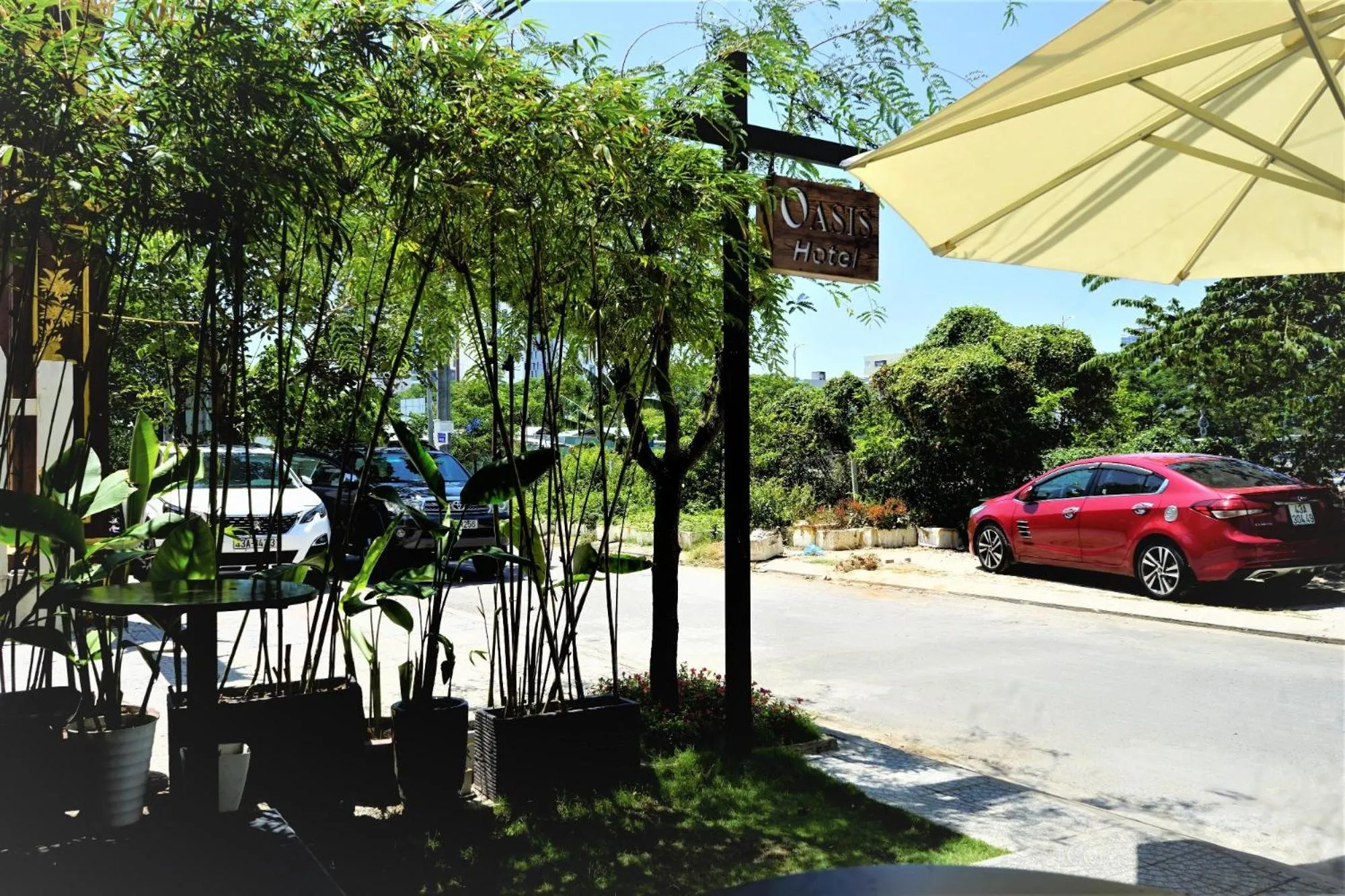 Facade/entrance in Oasis Hotel & Apartment