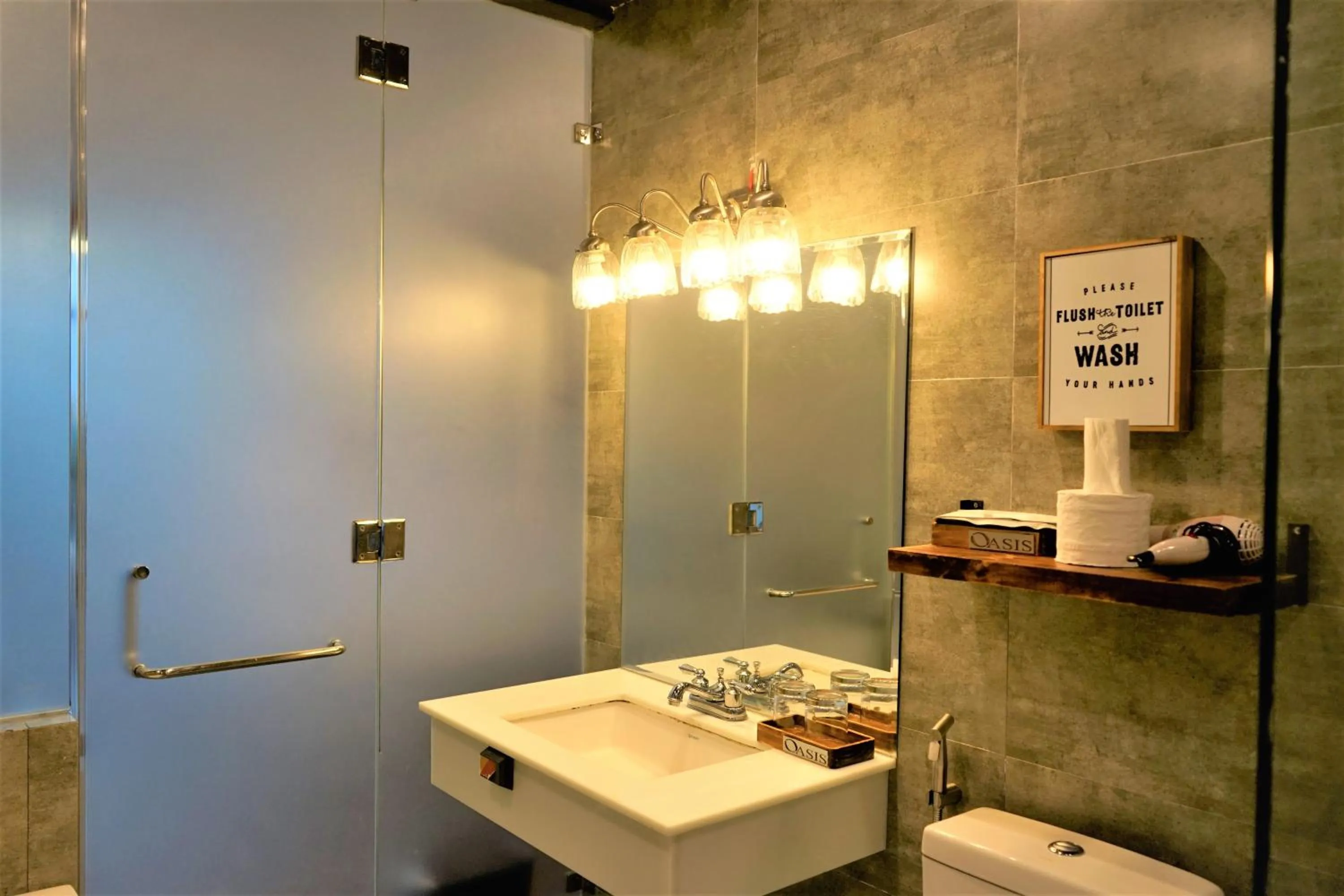 Oasis Hotel & Apartment