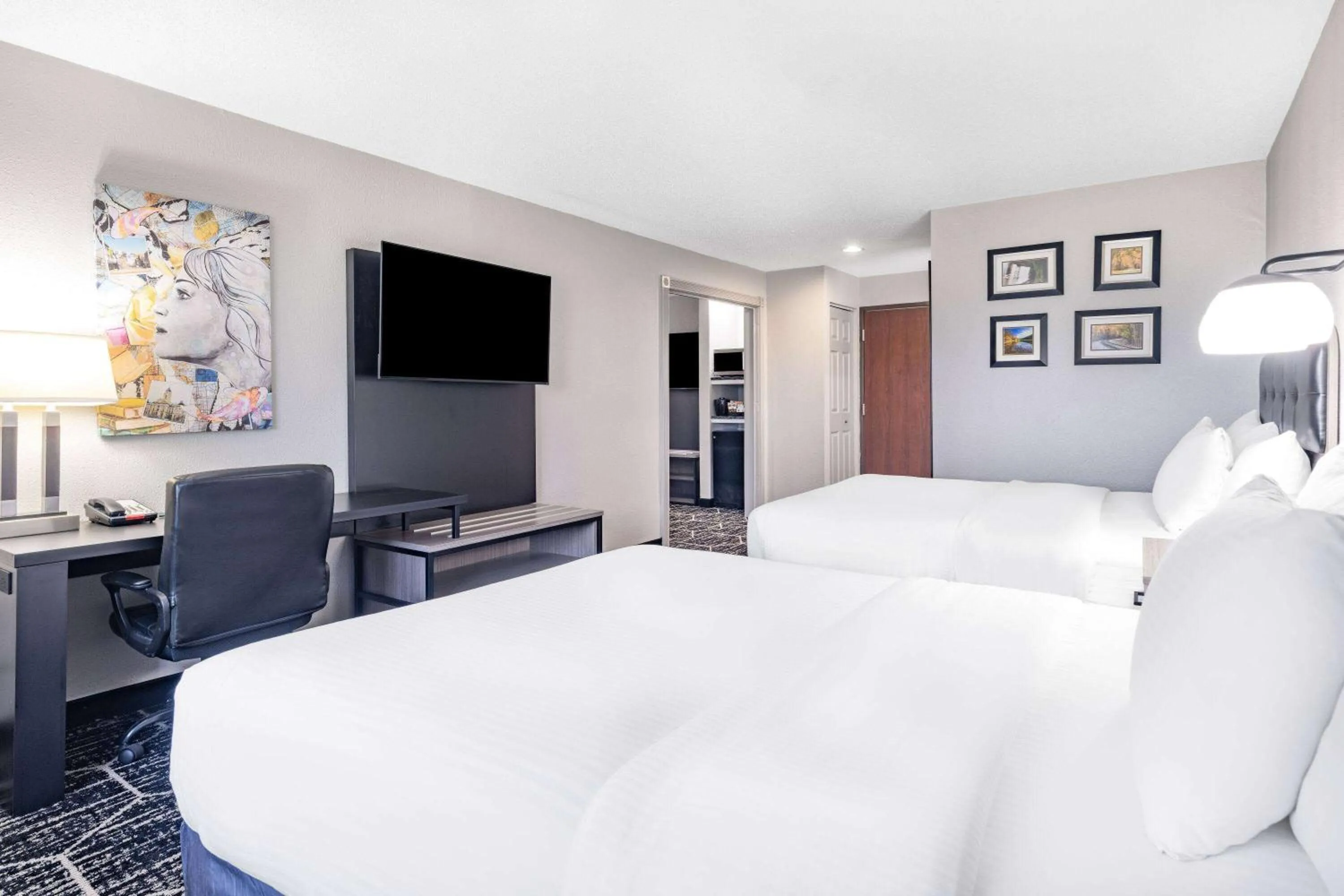 Bed in La Quinta by Wyndham Evansville