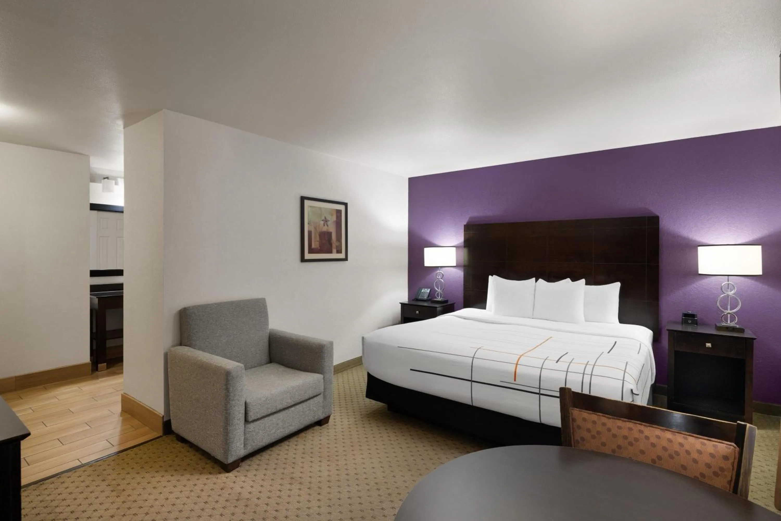 Photo of the whole room, Bed in La Quinta by Wyndham Spokane Valley