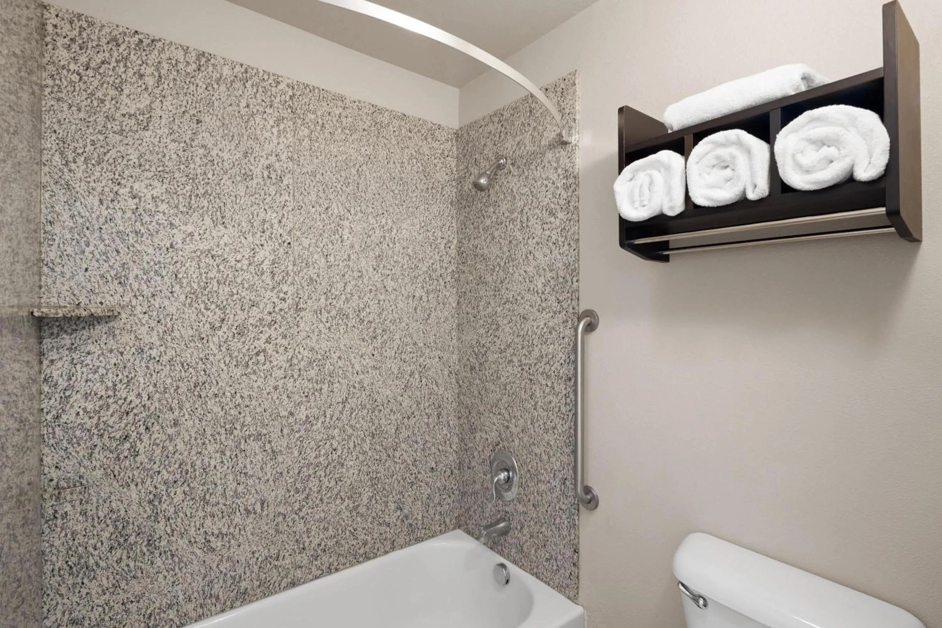 Bathroom in La Quinta by Wyndham Spokane Valley