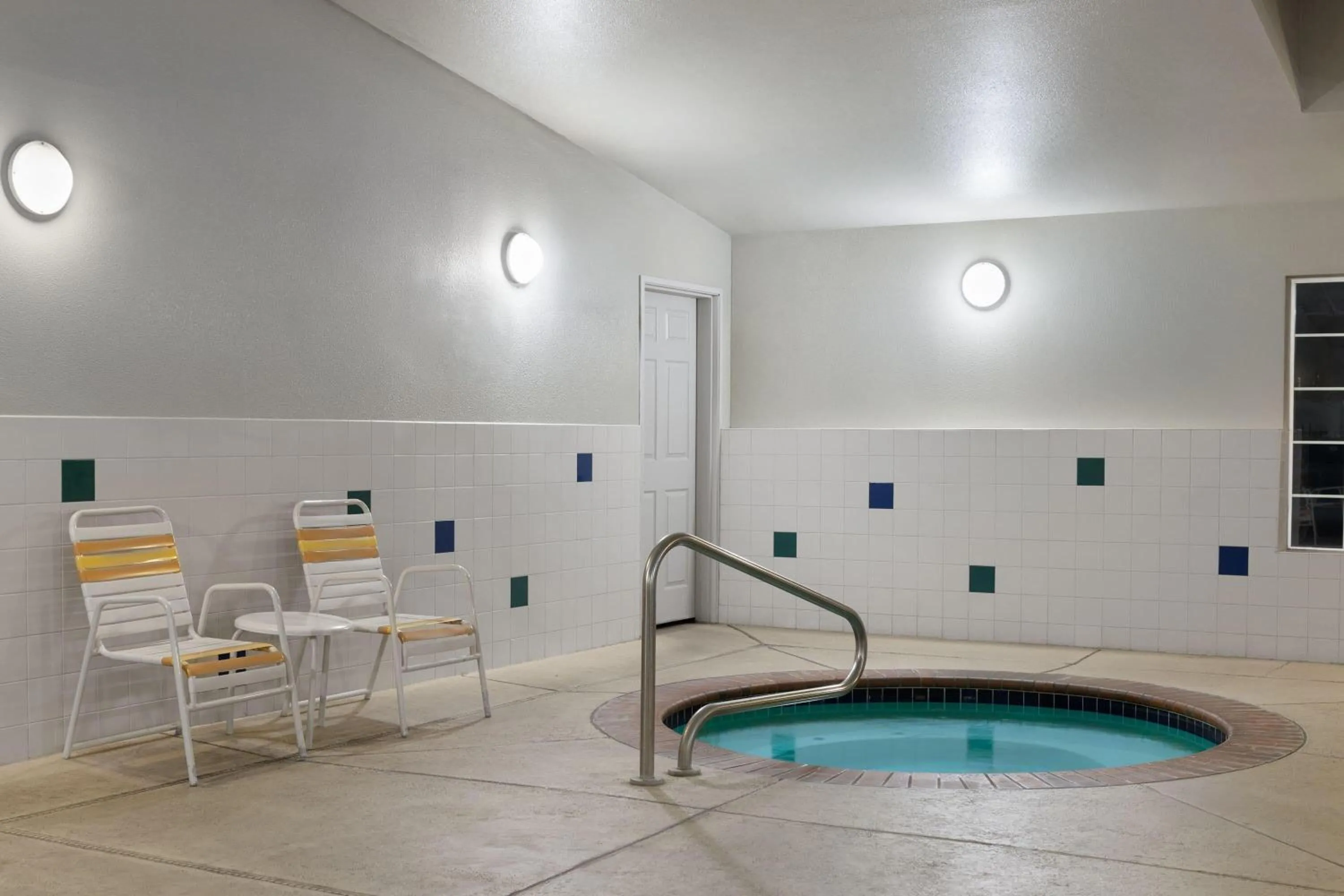 Hot Tub in La Quinta by Wyndham Spokane Valley