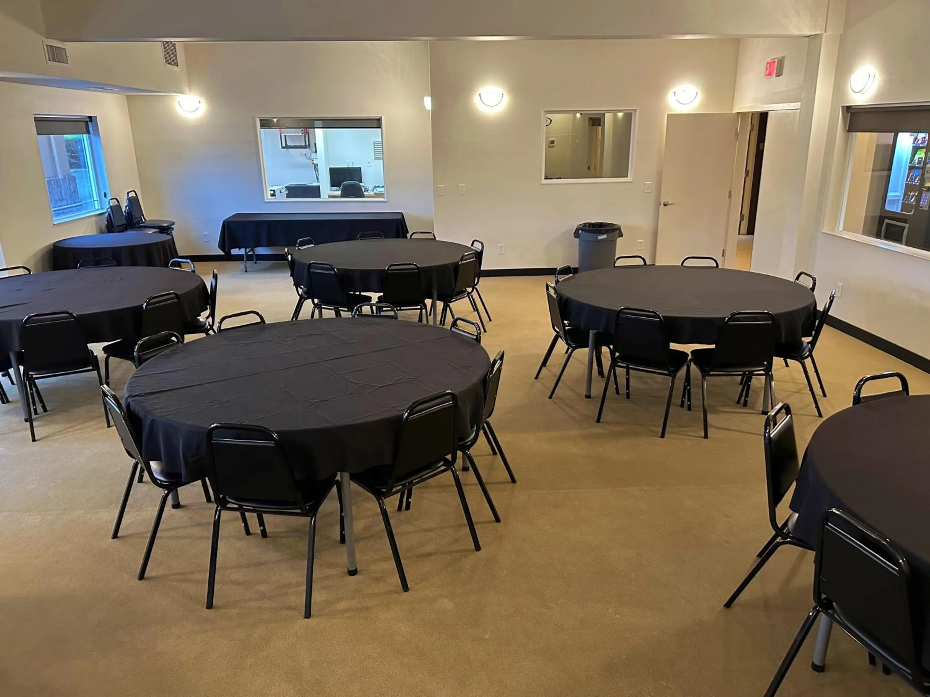 Meeting/conference room in Peppermill Empress Inn