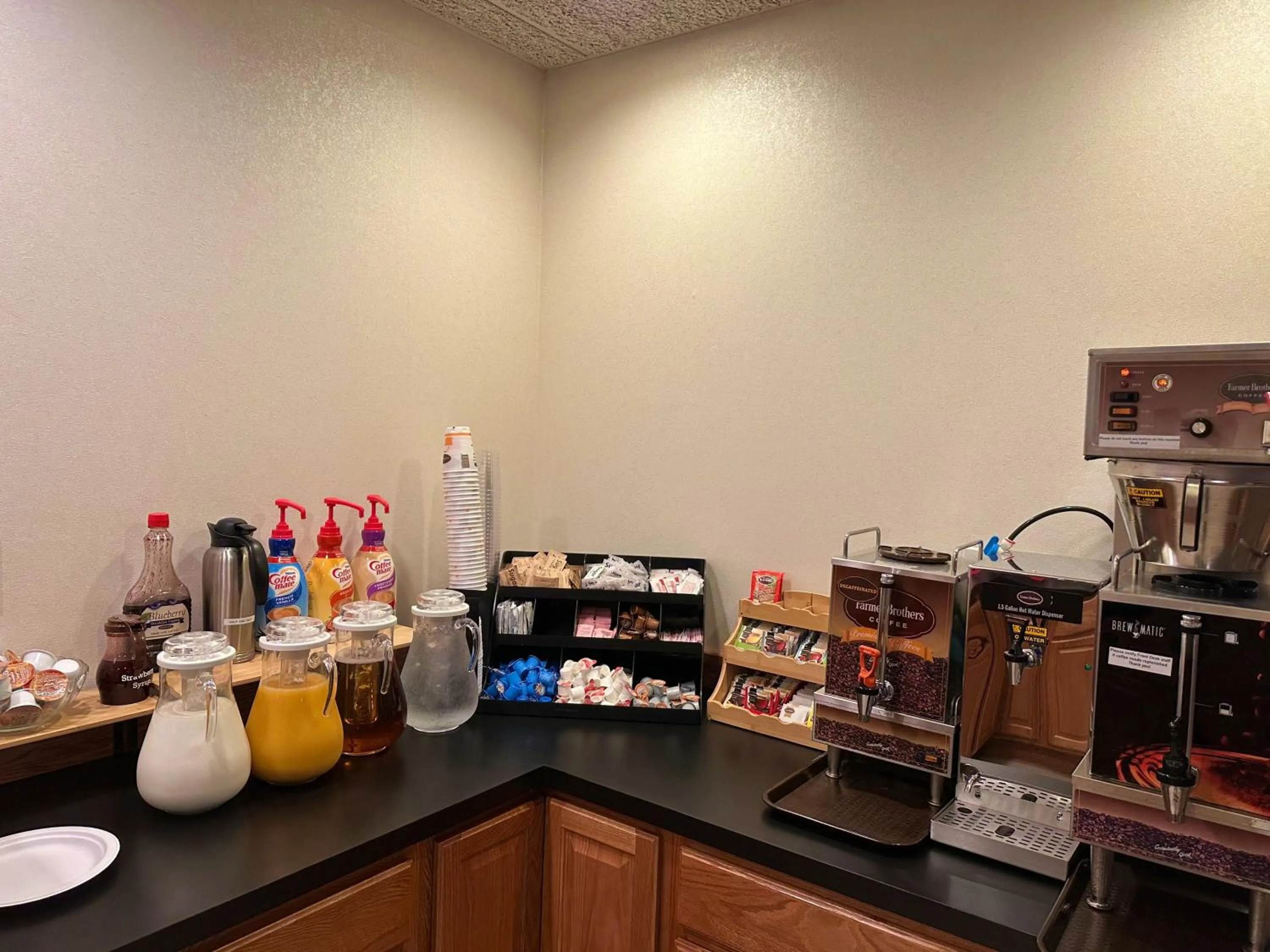 Breakfast in Peppermill Empress Inn