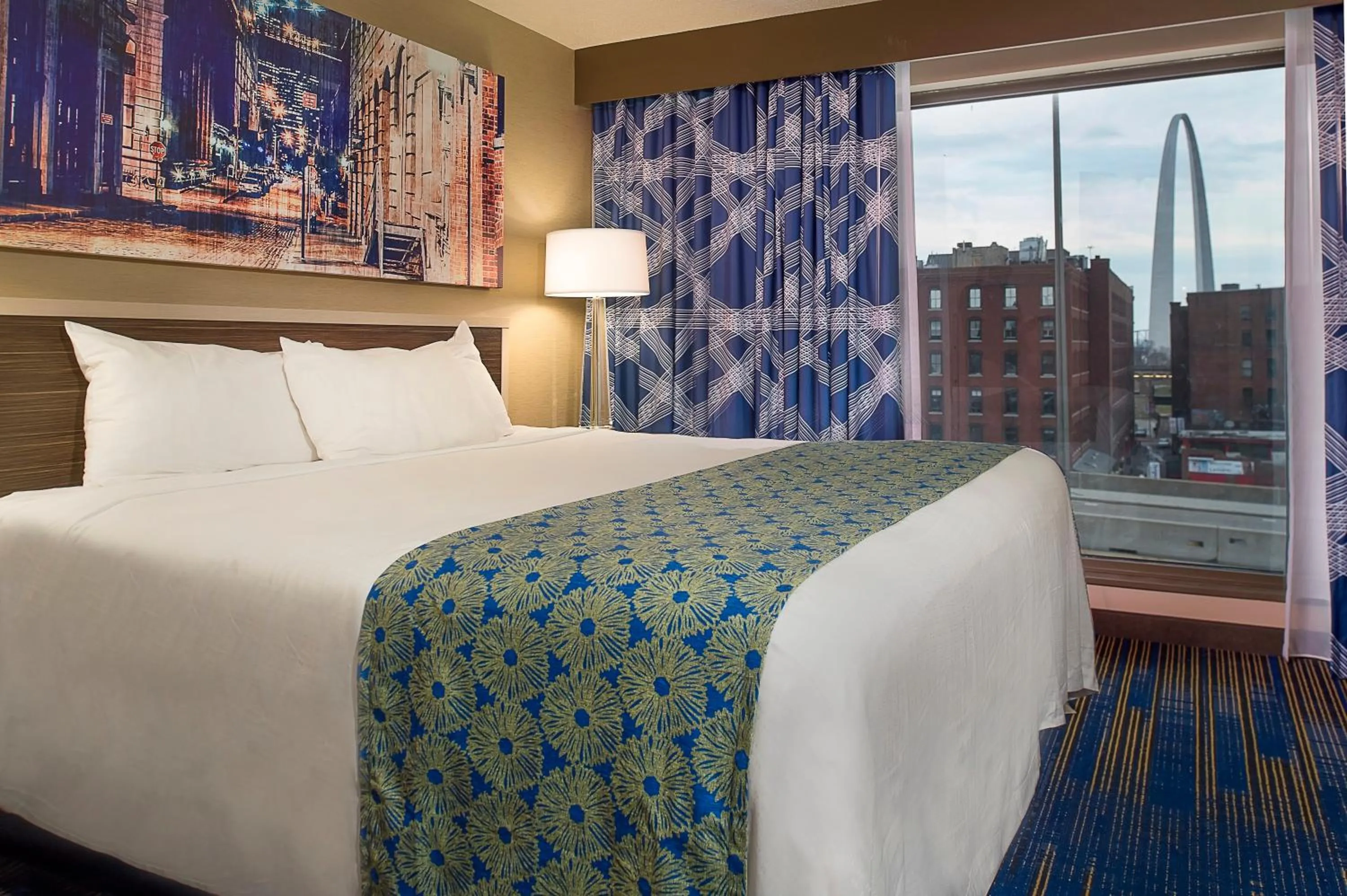 Bedroom, Bed in HoteLumiere at the Arch, A Caesars Destination