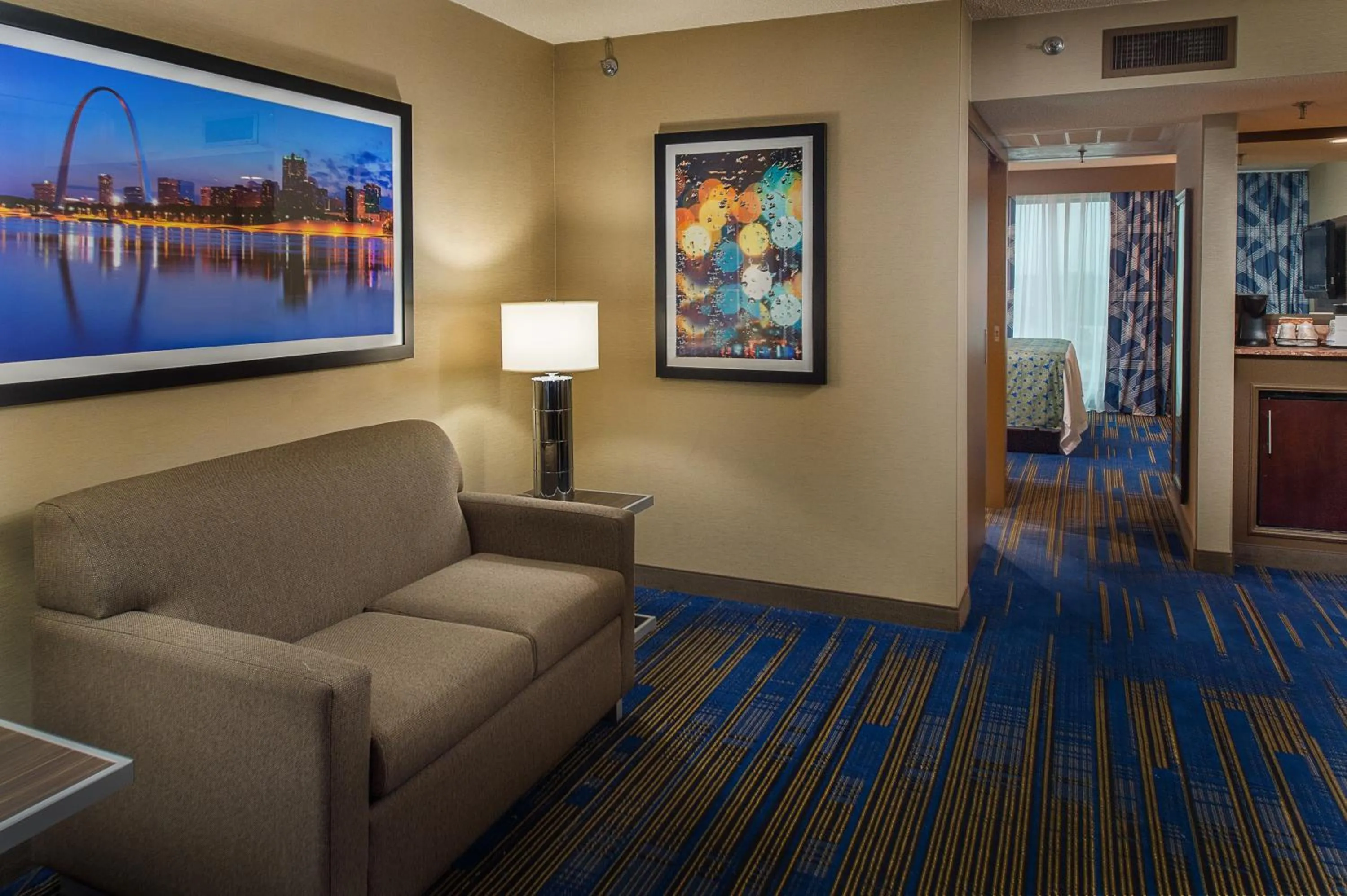 Living room in HoteLumiere at the Arch, A Caesars Destination