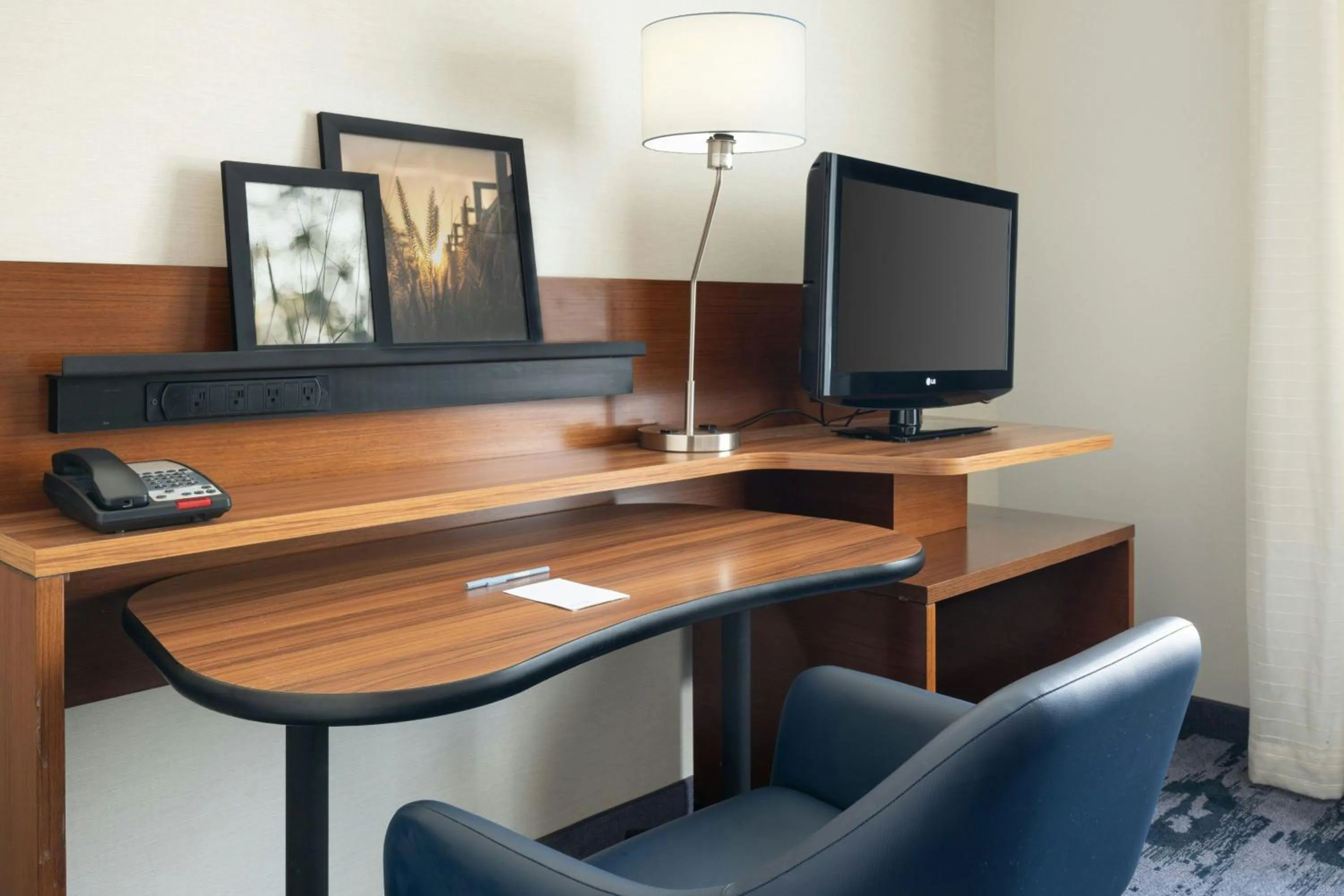 Bedroom in Fairfield Inn & Suites by Marriott Towanda Wysox