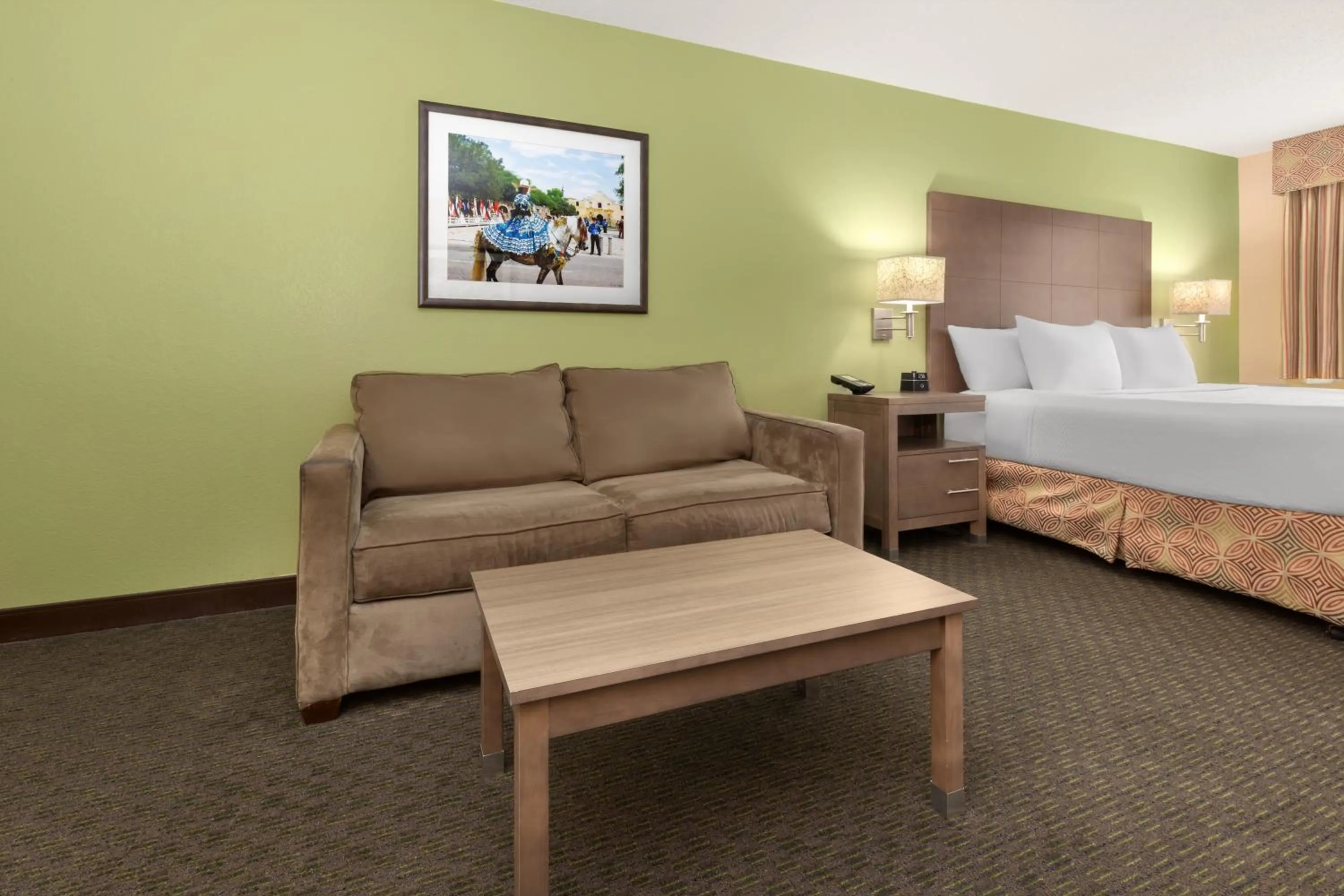 Bedroom, Bed in La Quinta by Wyndham San Antonio Medical Ctr. NW