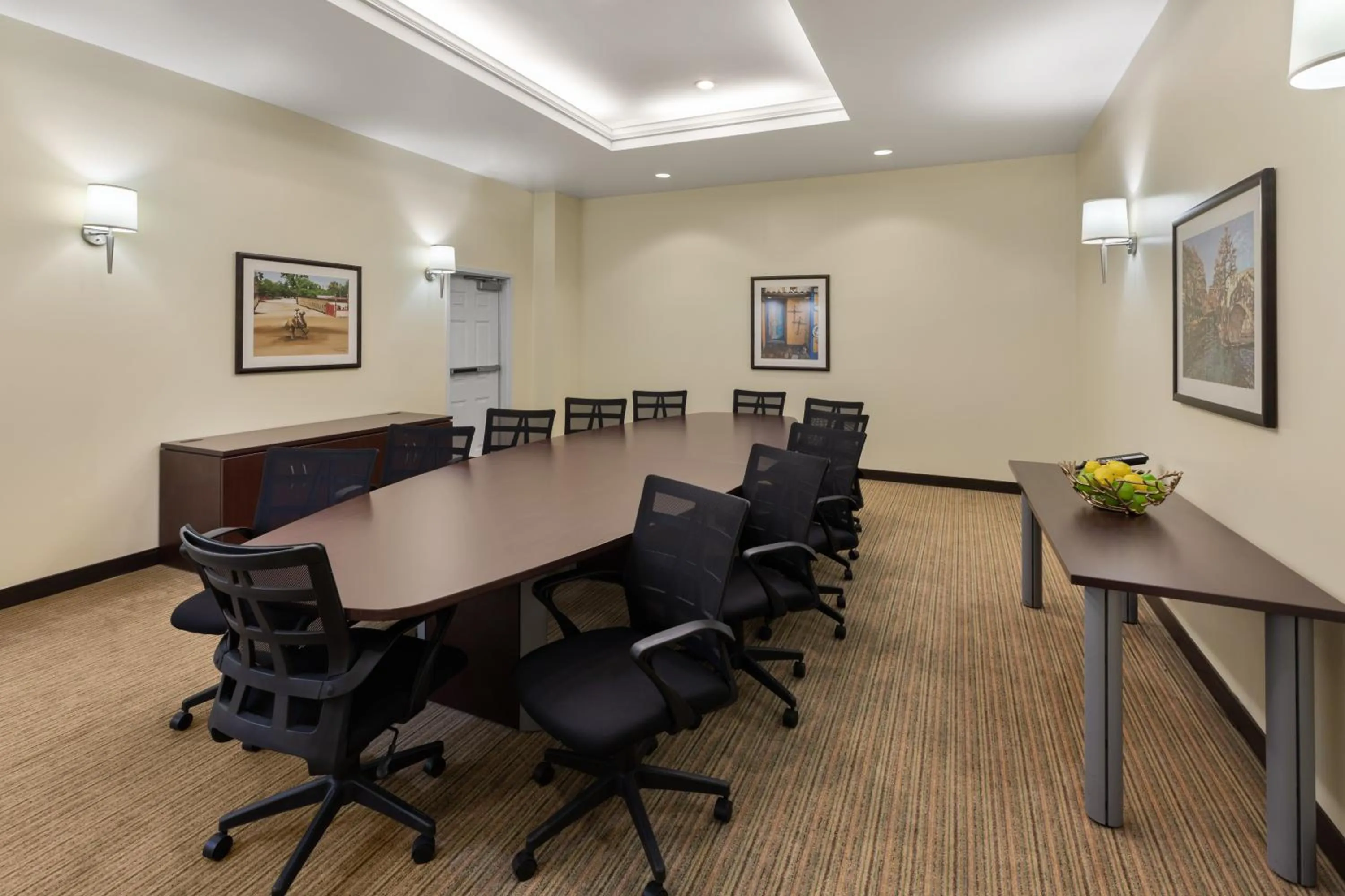 Meeting/conference room in La Quinta by Wyndham San Antonio Medical Ctr. NW