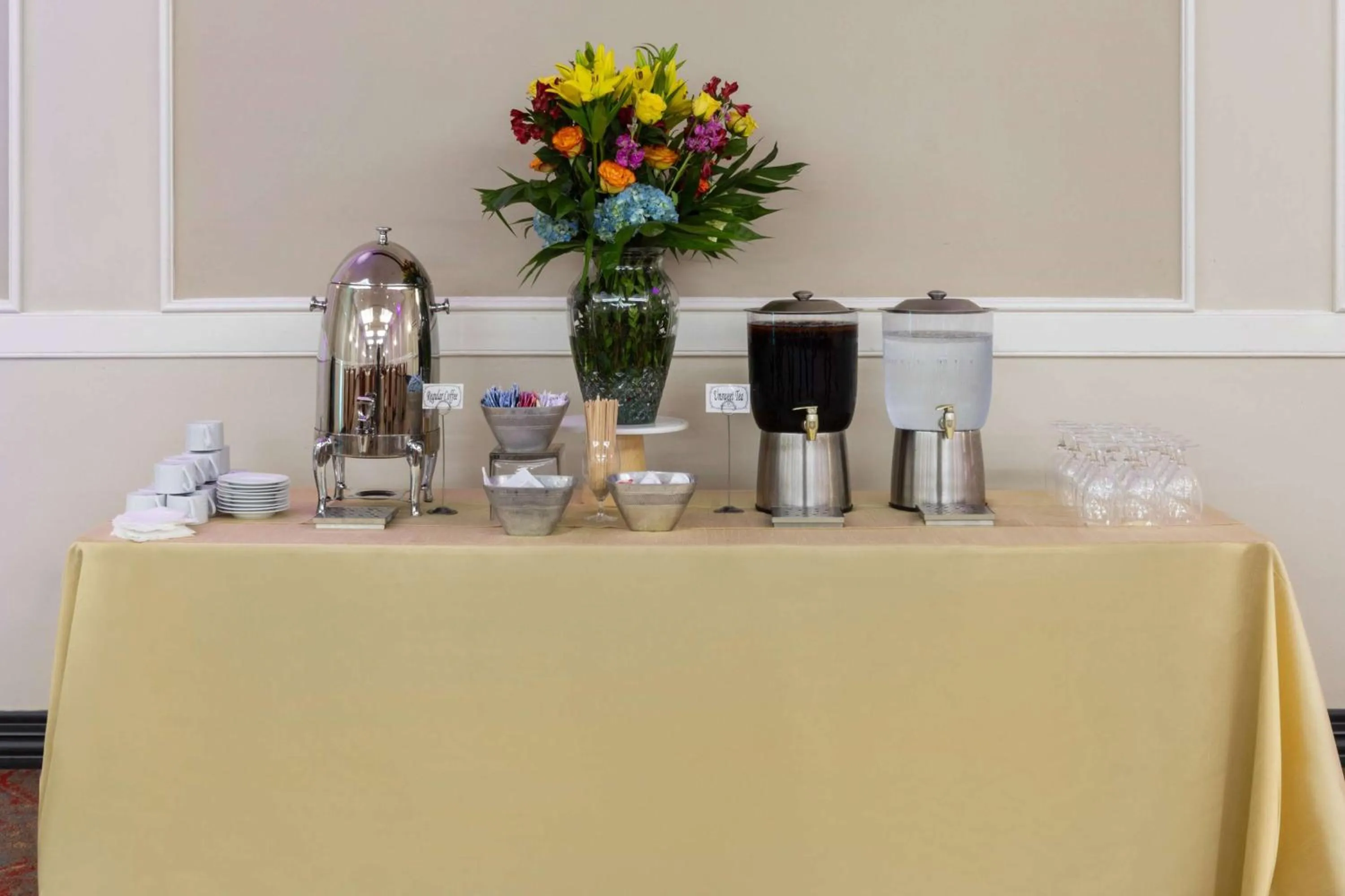 Meeting/conference room in La Quinta by Wyndham San Antonio Medical Ctr. NW