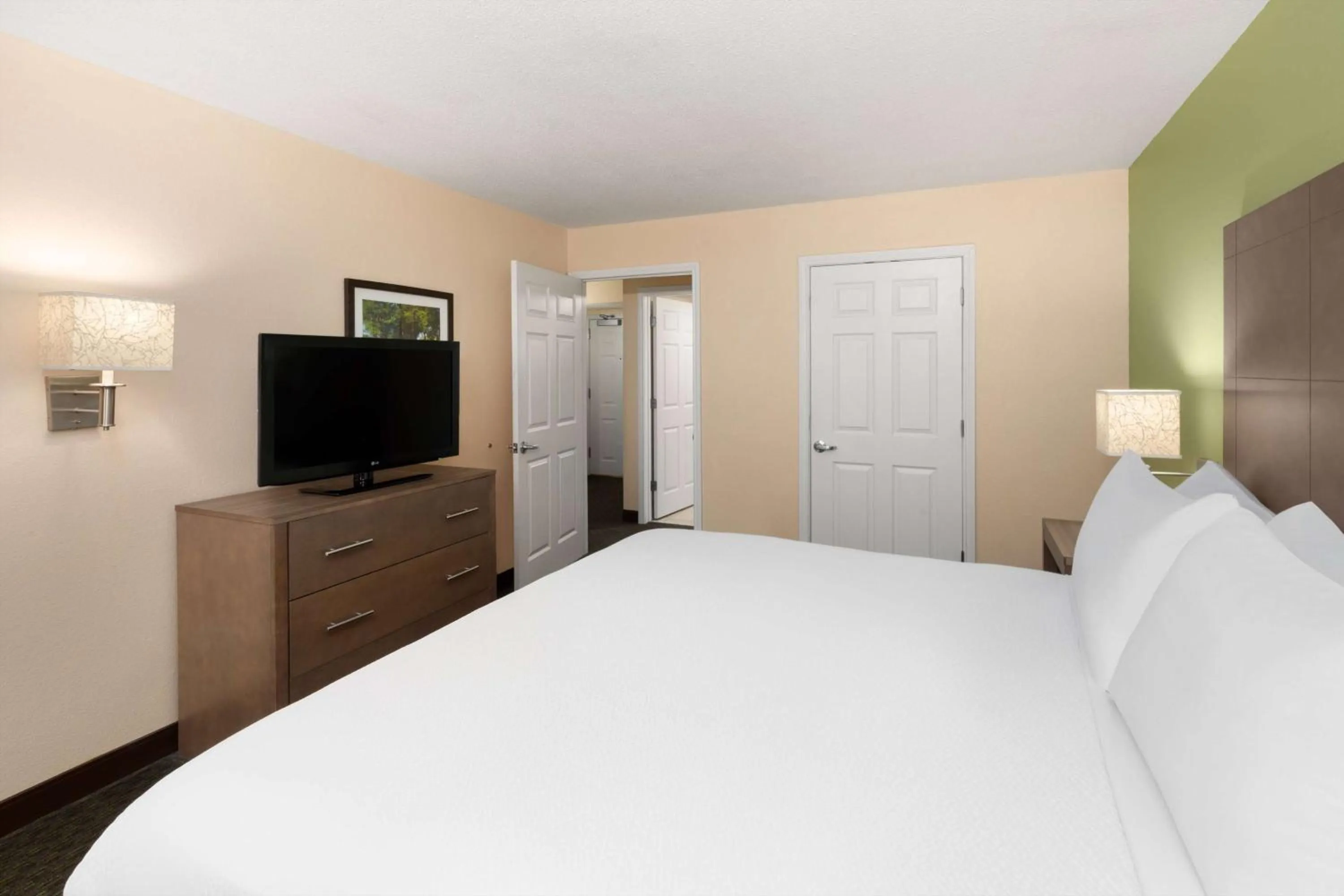 Bed in La Quinta by Wyndham San Antonio Medical Ctr. NW