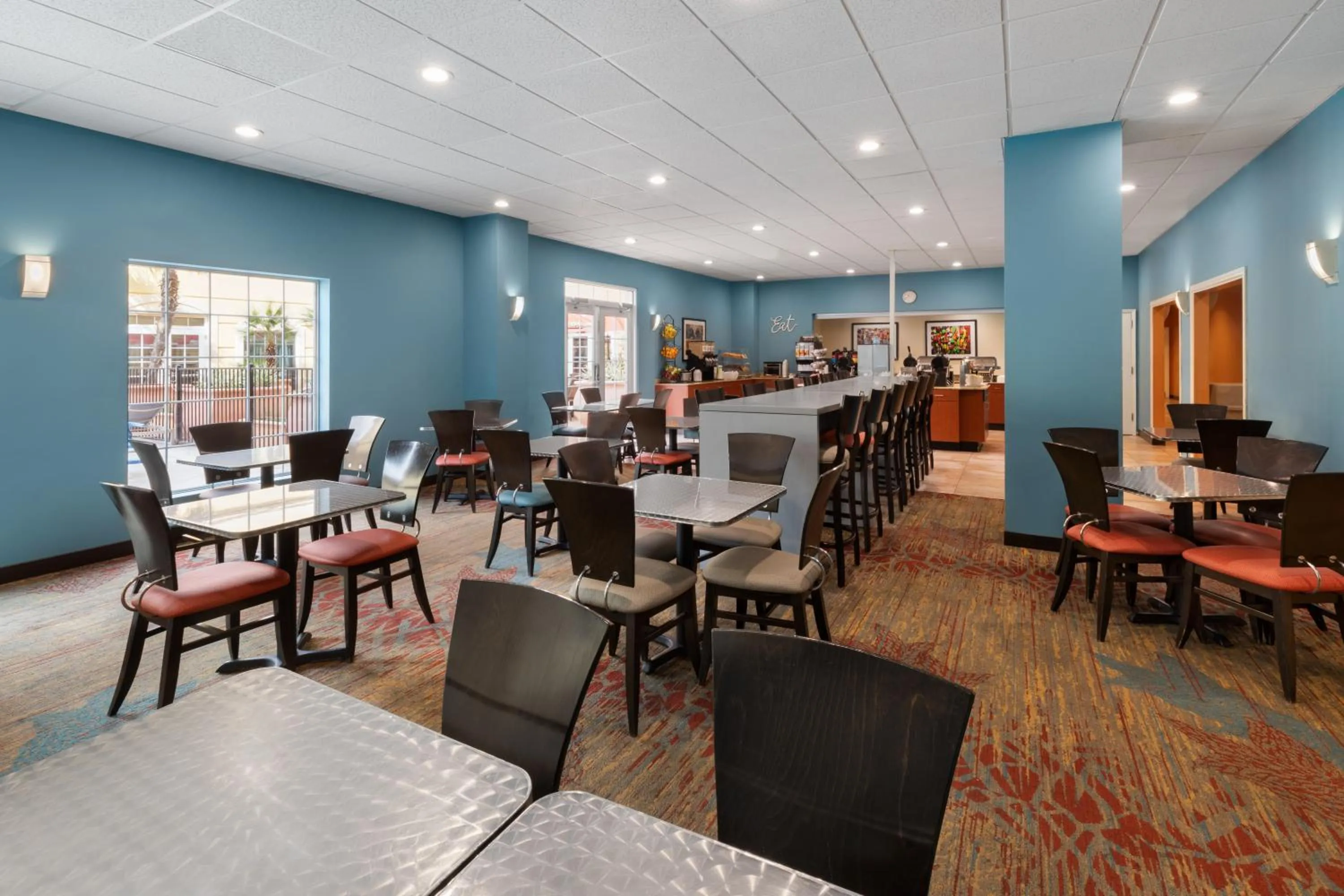 Buffet breakfast in La Quinta by Wyndham San Antonio Medical Ctr. NW