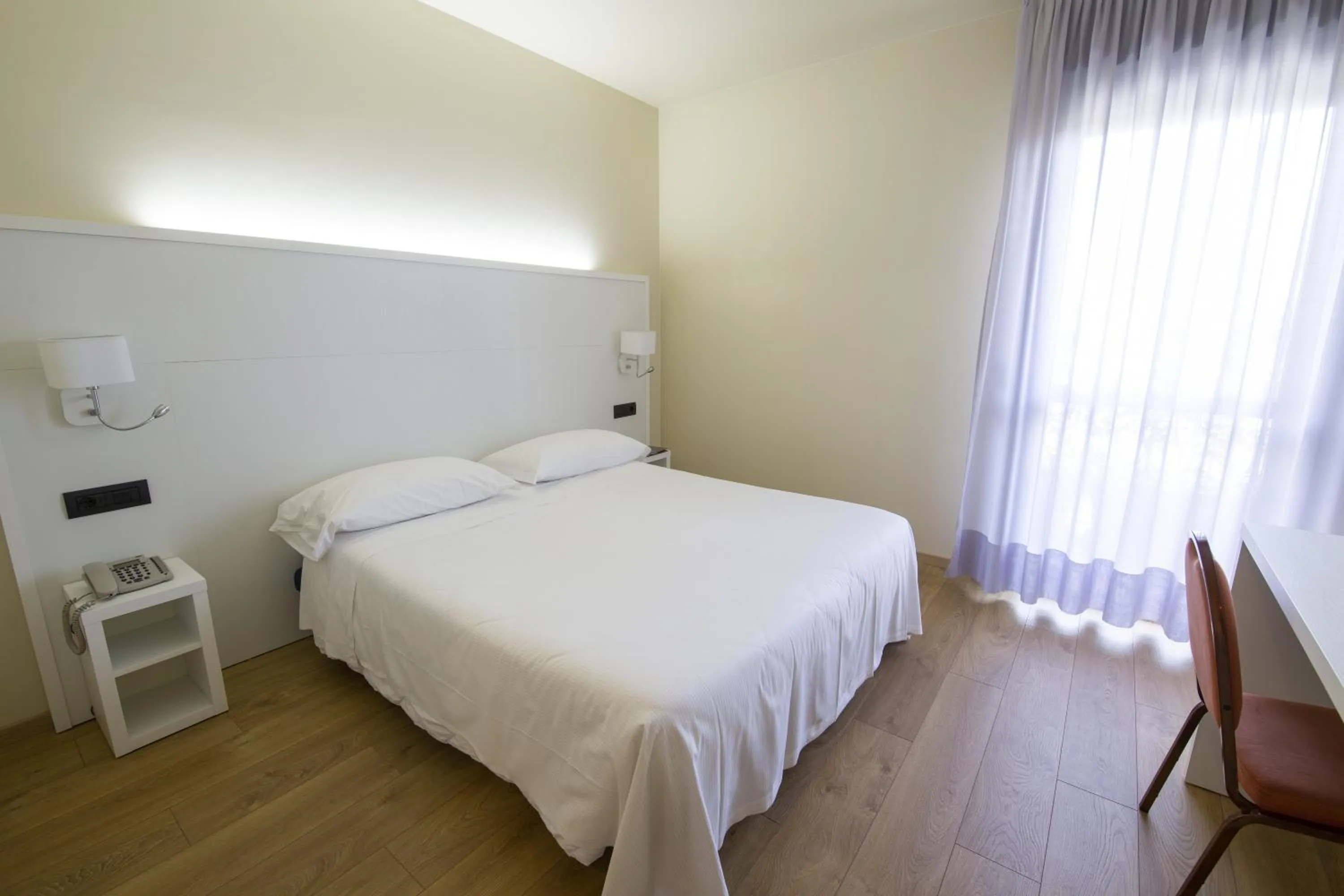 Bedroom, Bed in Hotel Parigi 2 & Spa