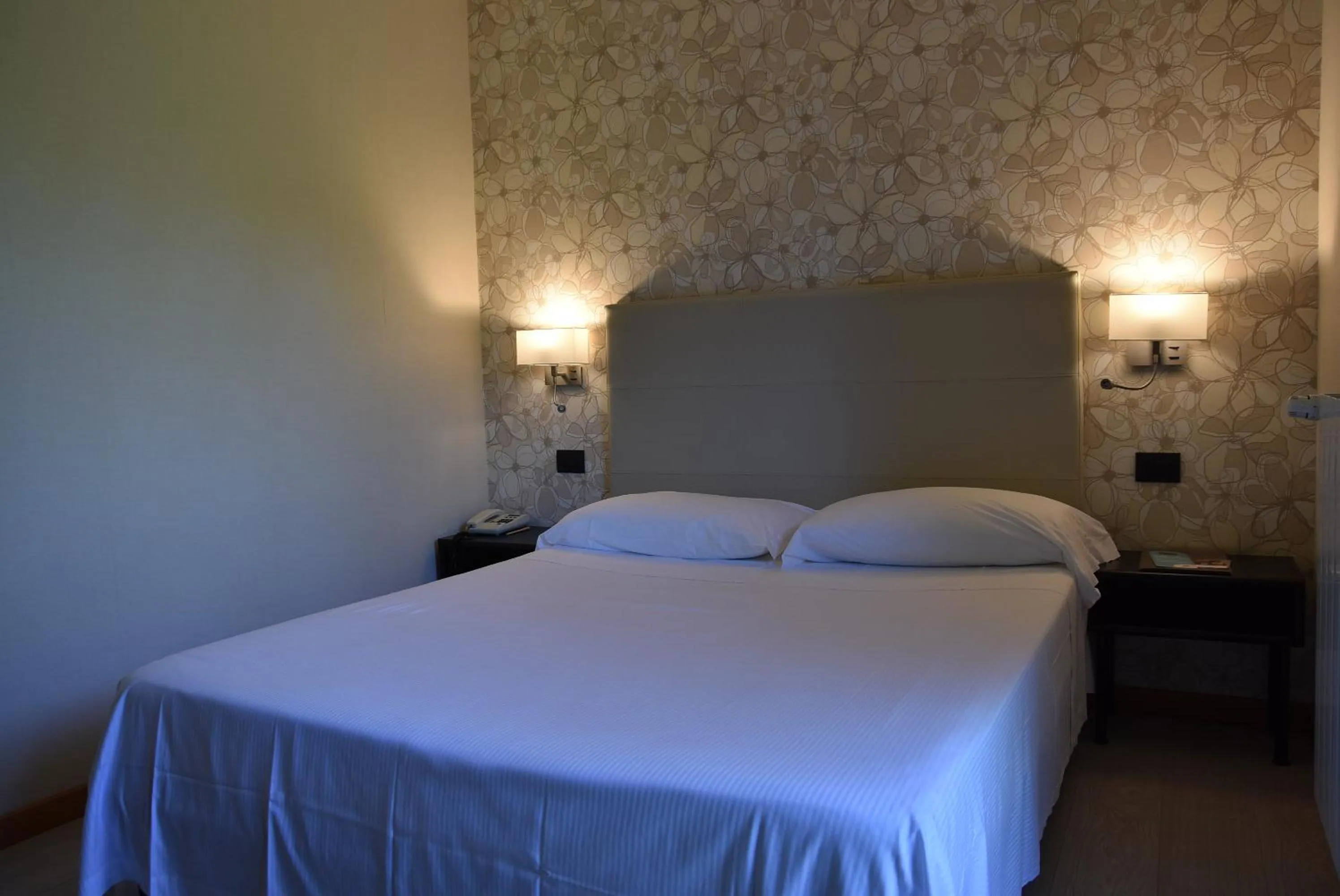 Bedroom, Bed in Hotel Parigi 2 & Spa