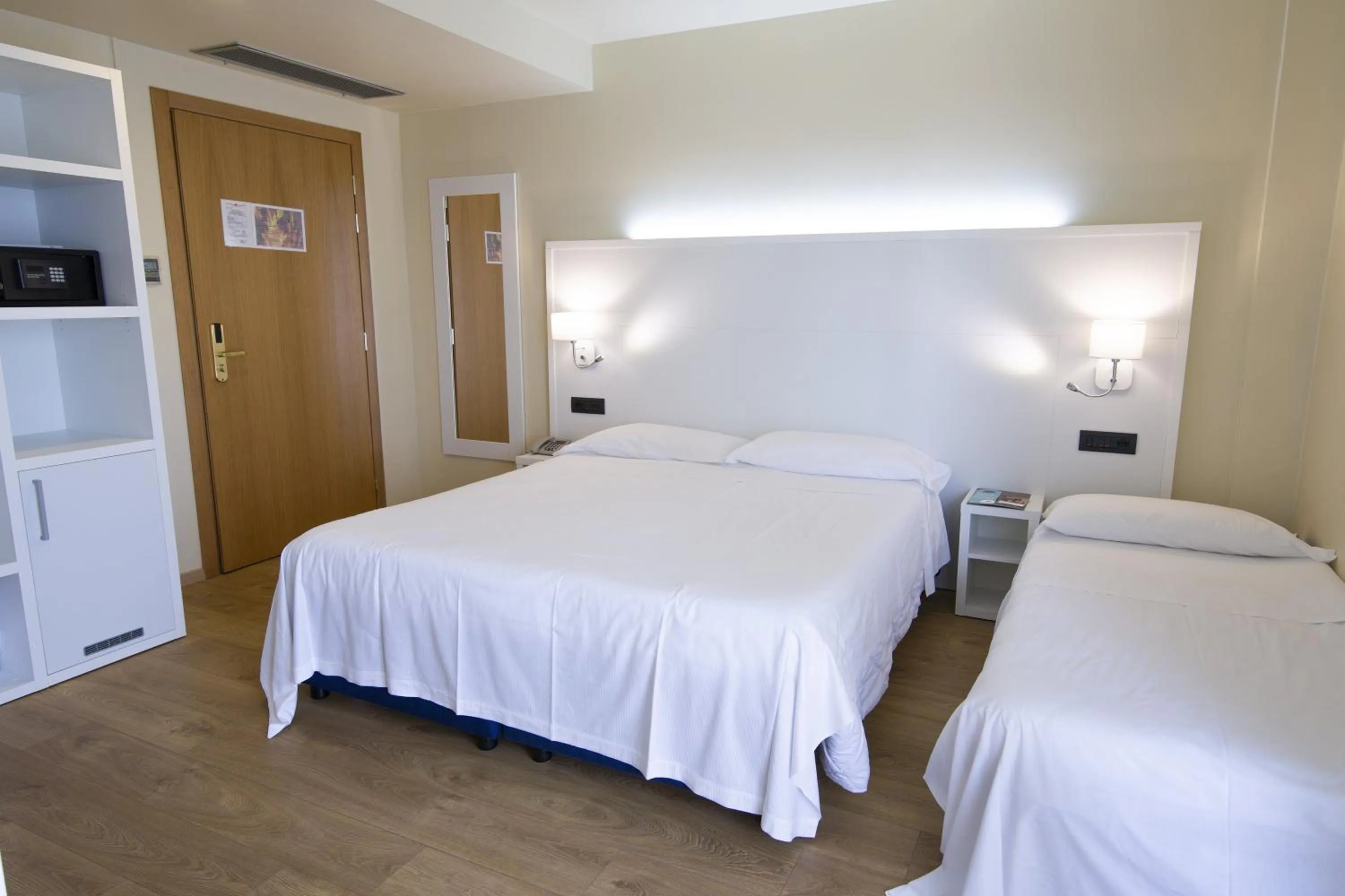 Other, Bed in Hotel Parigi 2 & Spa