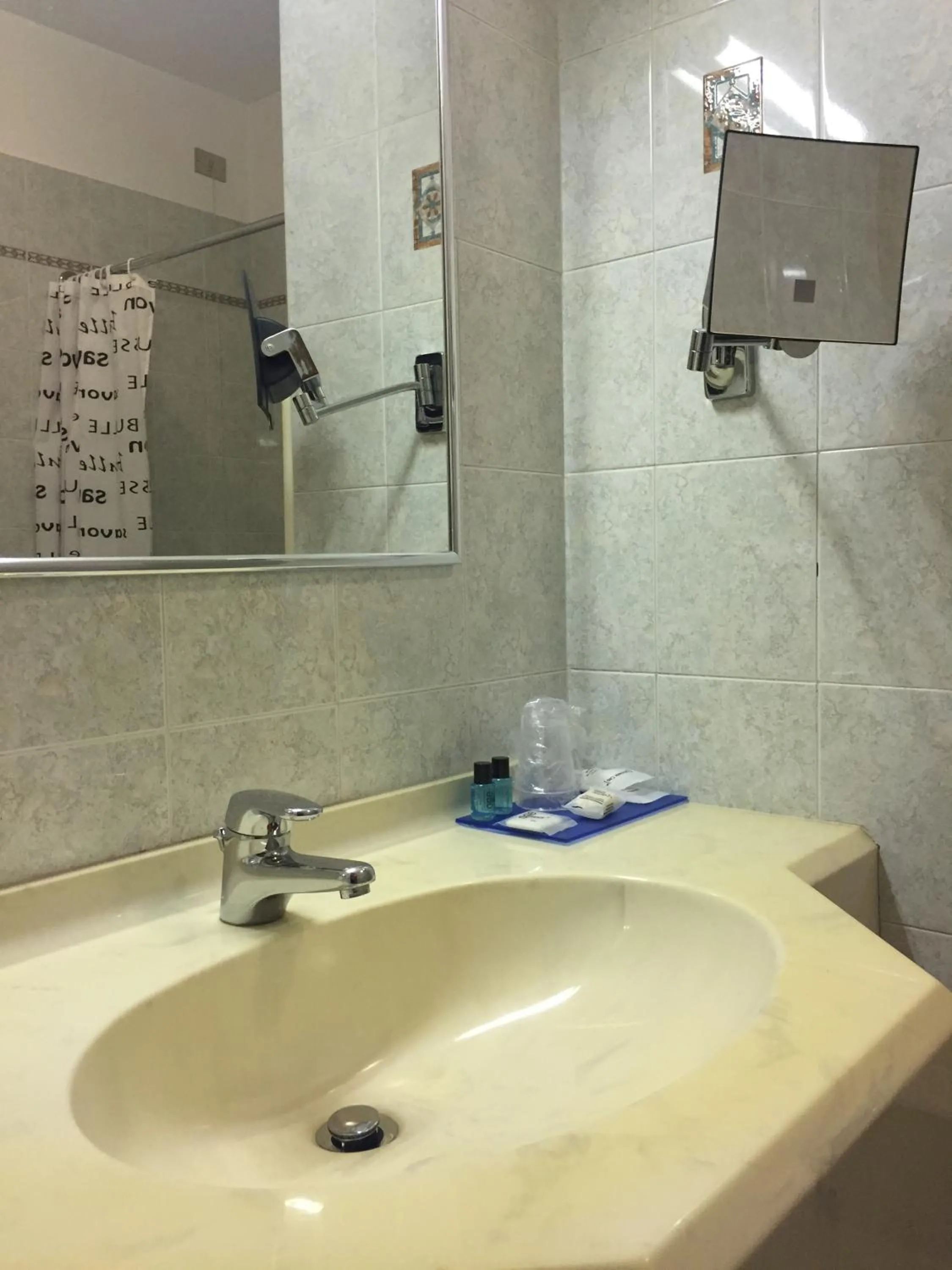 Bathroom in Hotel Parigi 2 & Spa