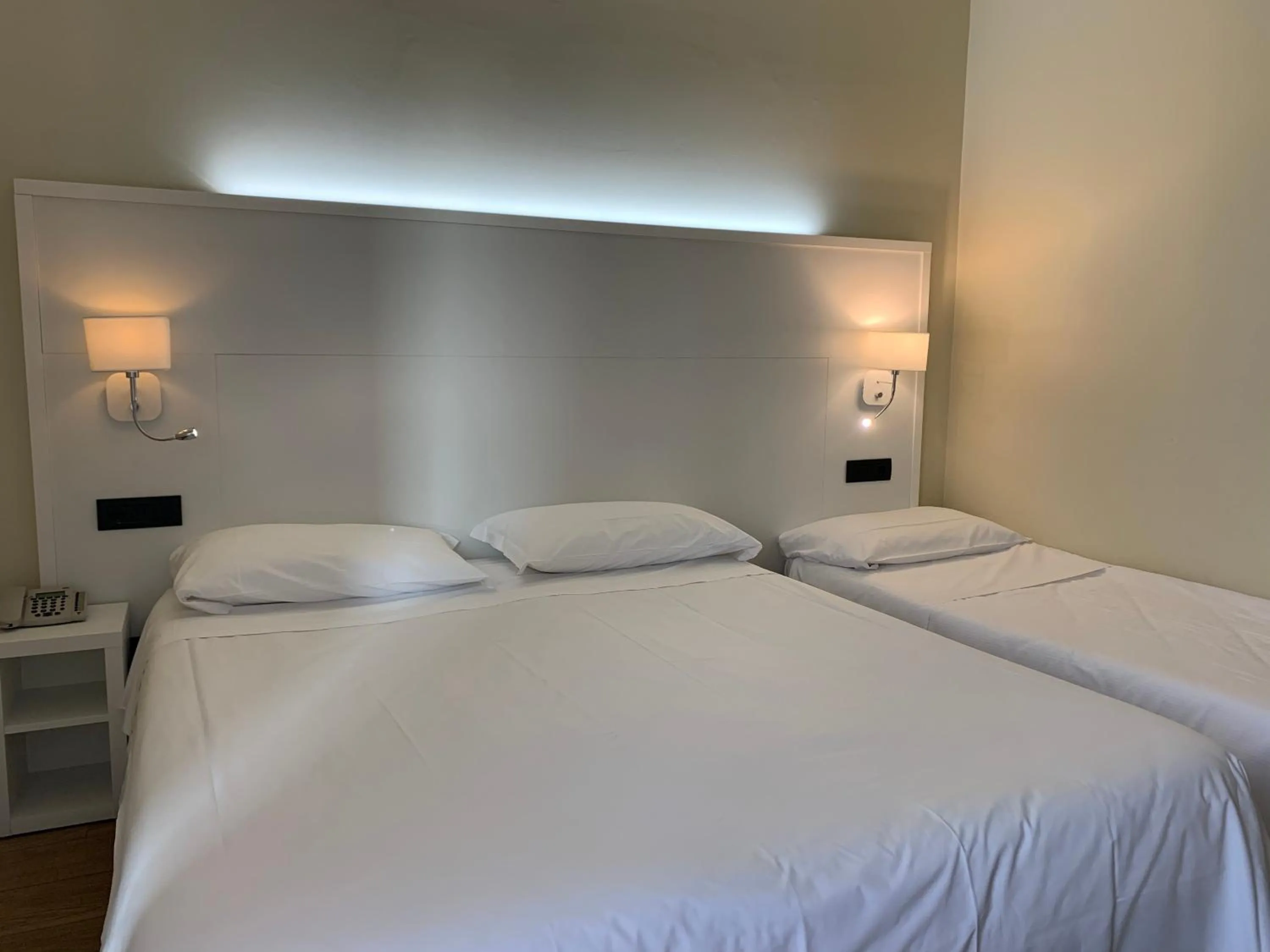 Bedroom, Bed in Hotel Parigi 2 & Spa