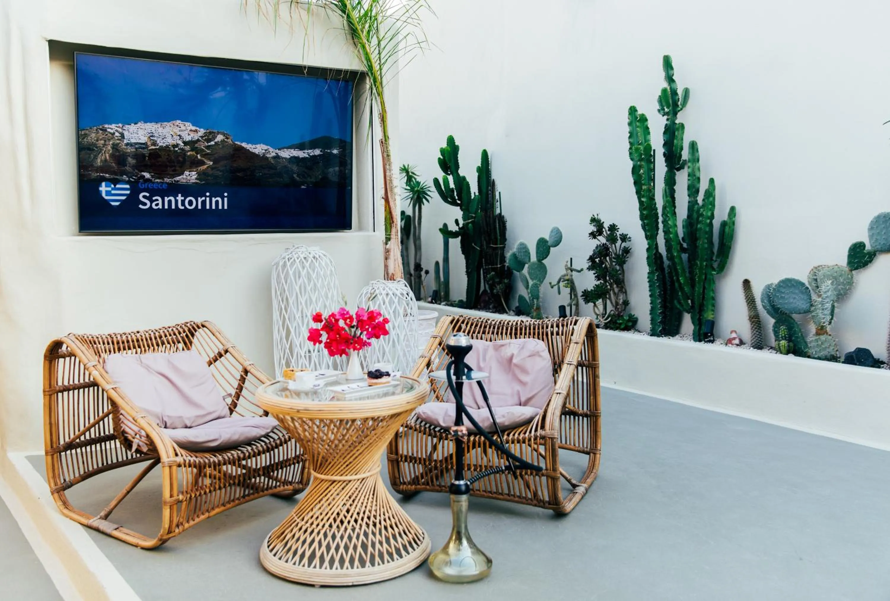 TV and multimedia in Edem Boutique Suites