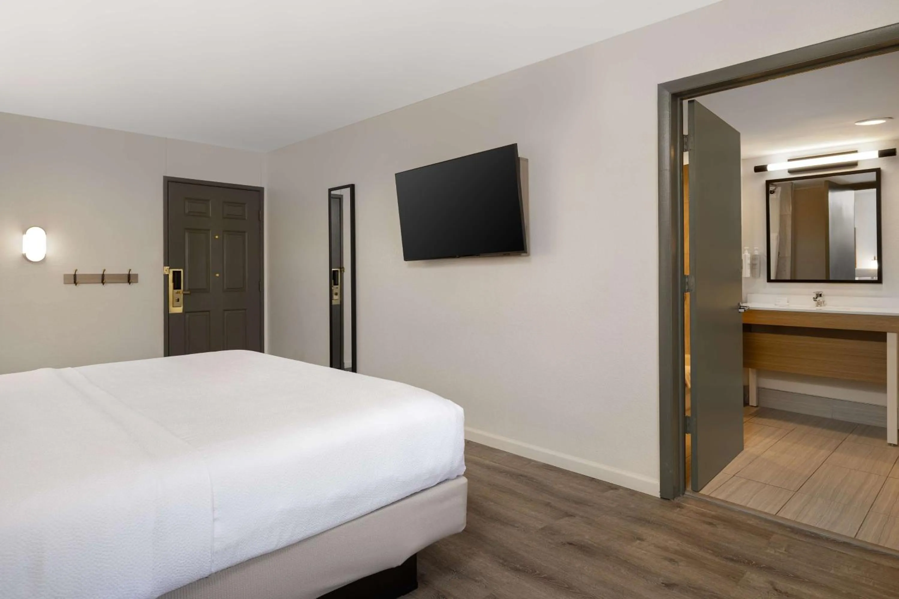 Bed in Spark by Hilton Rock Springs