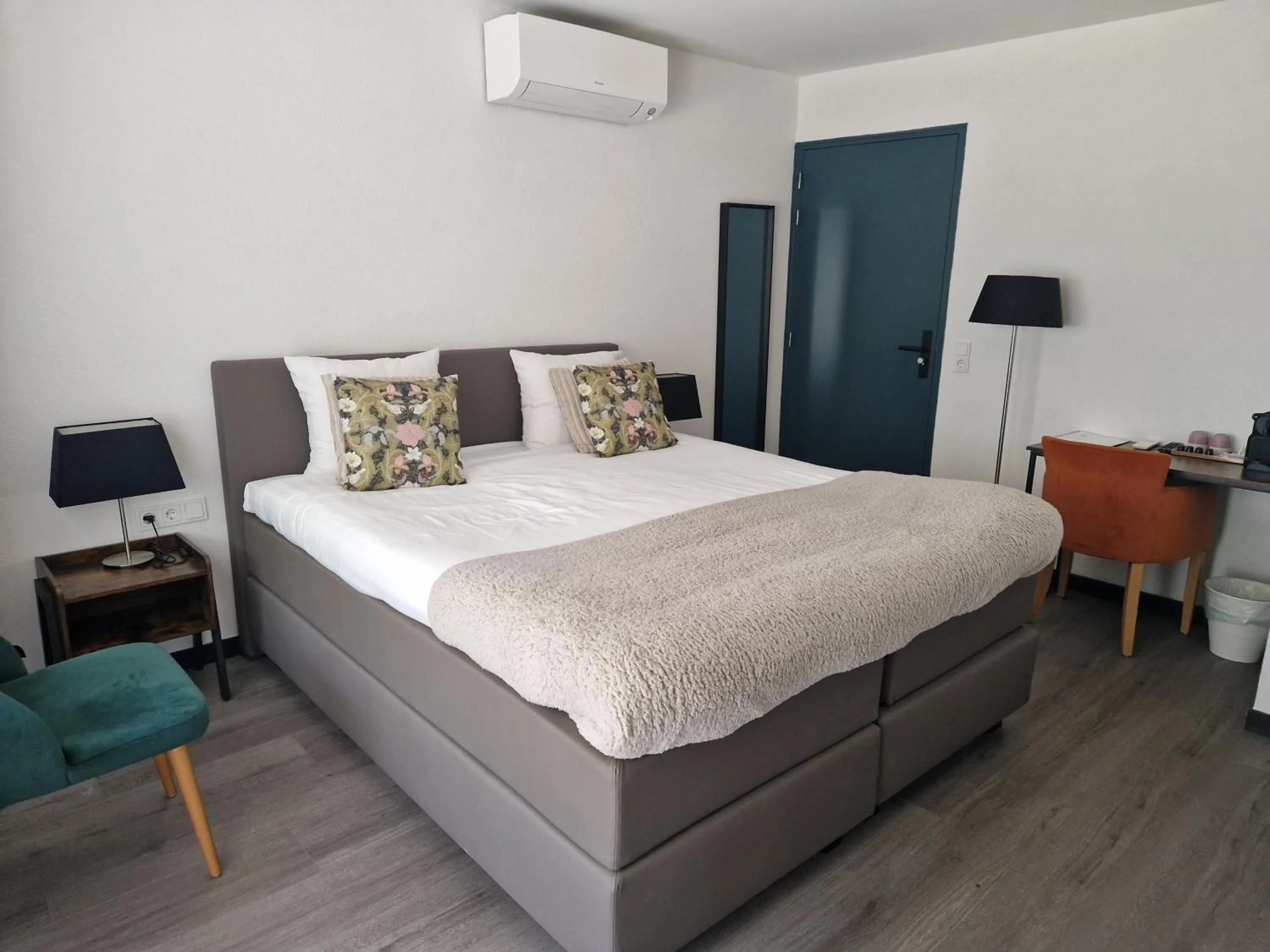 Bedroom, Bed in Bed and Breakfast De Heren van Valkenburg