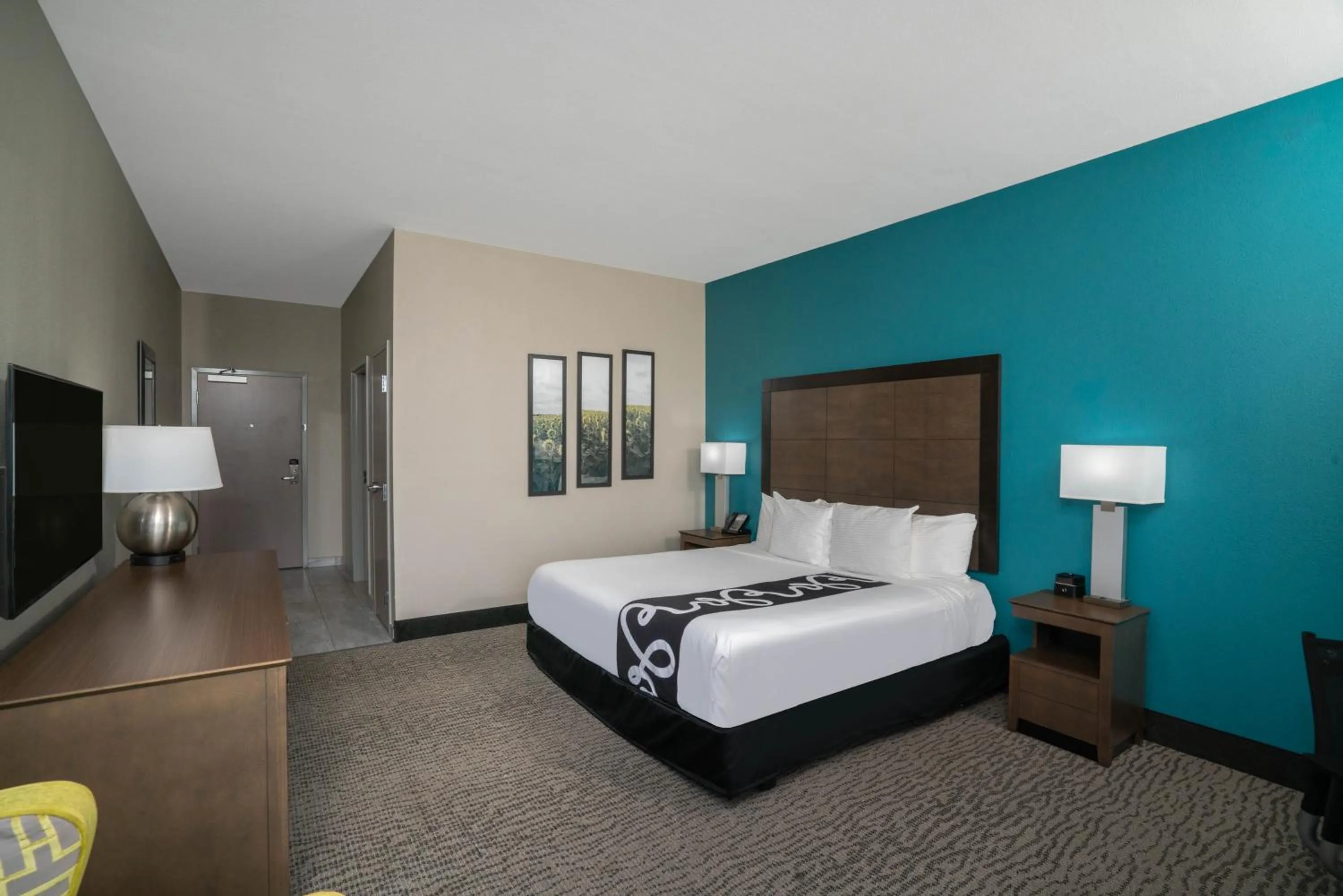 Bed in La Quinta by Wyndham West Memphis