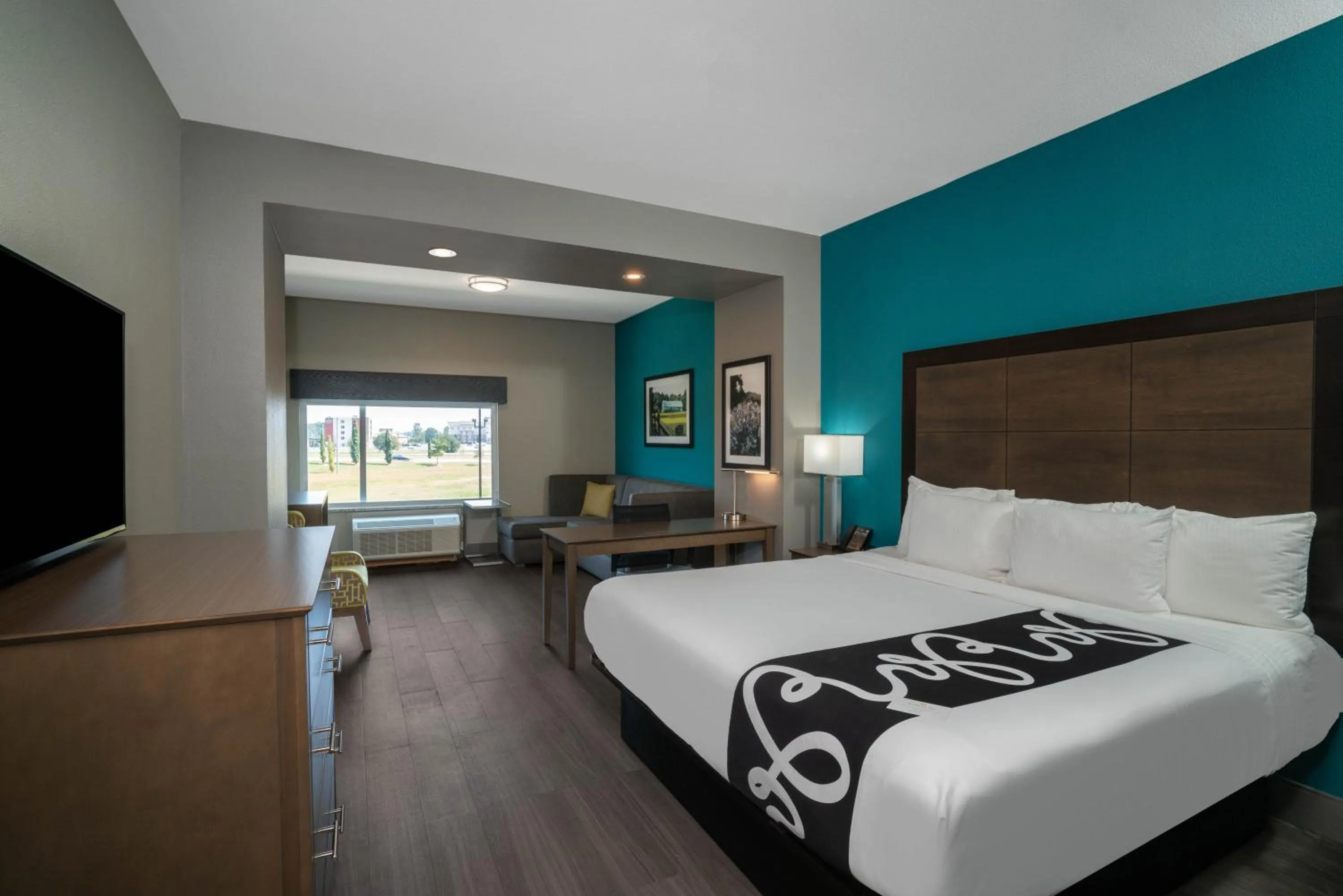 Bed in La Quinta by Wyndham West Memphis