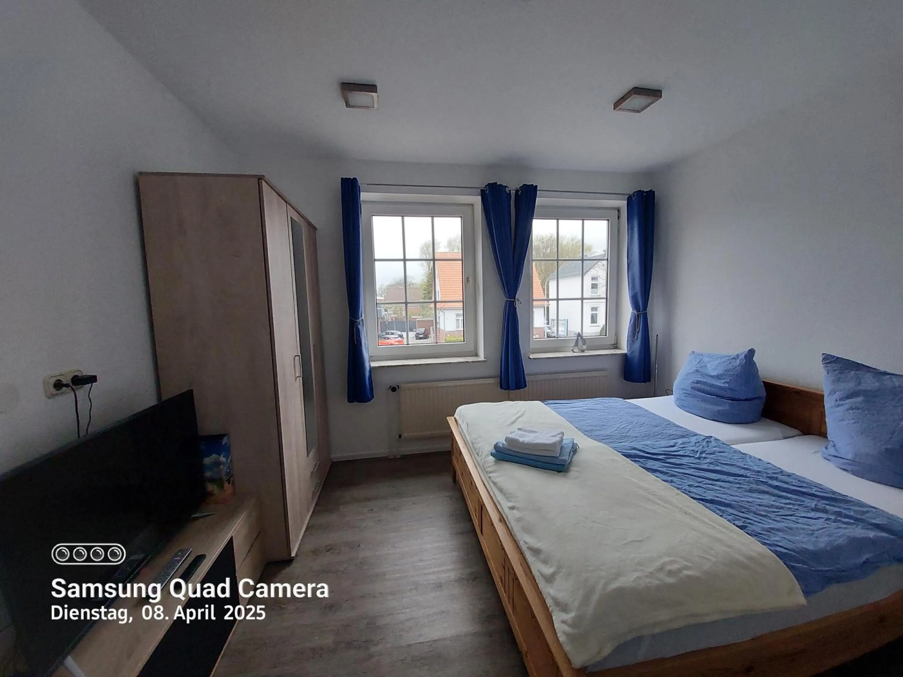 Bedroom, Bed in Pension Norddeicher Straße