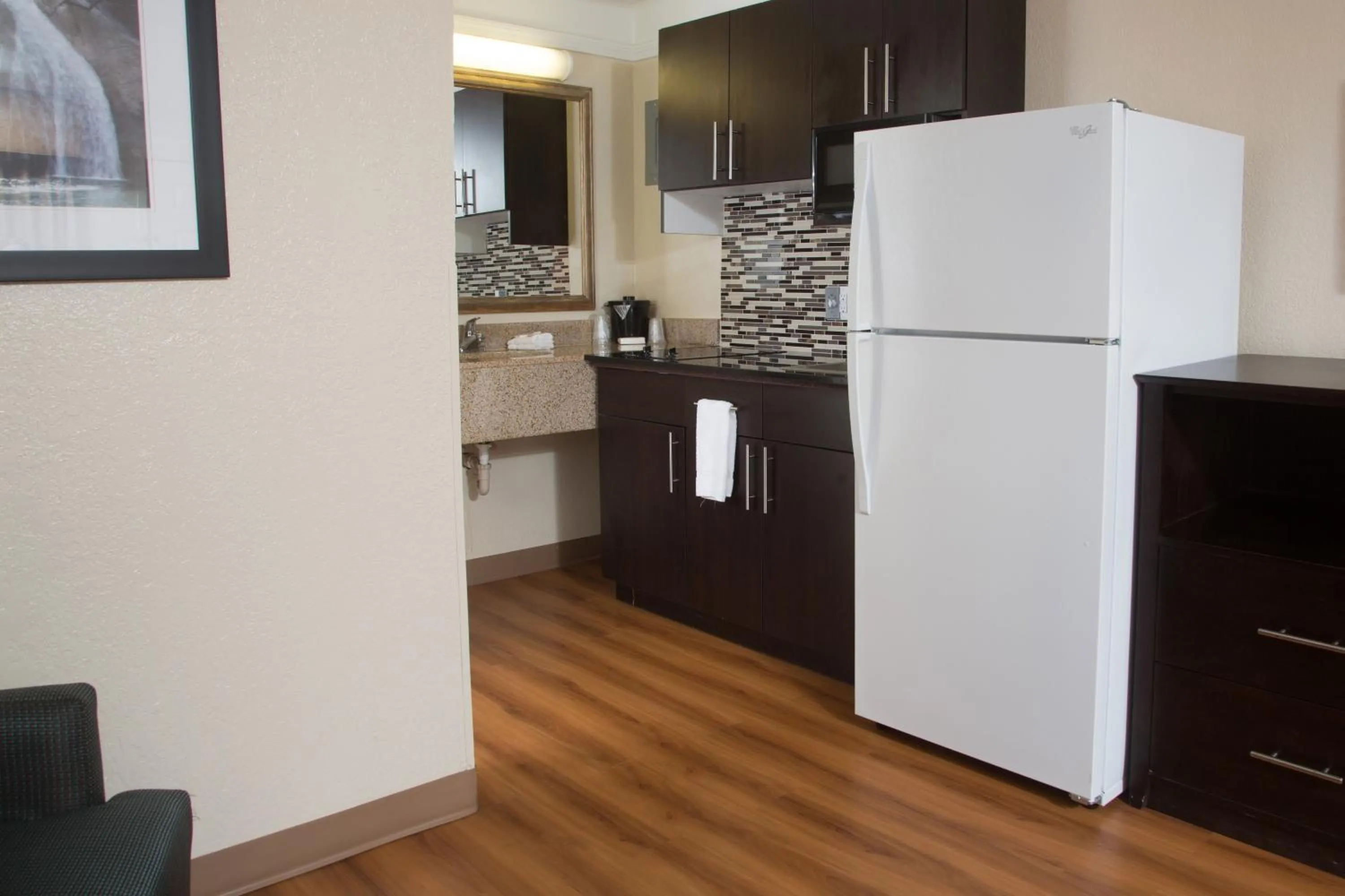 Kitchen or kitchenette in Red Roof Inn Ardmore