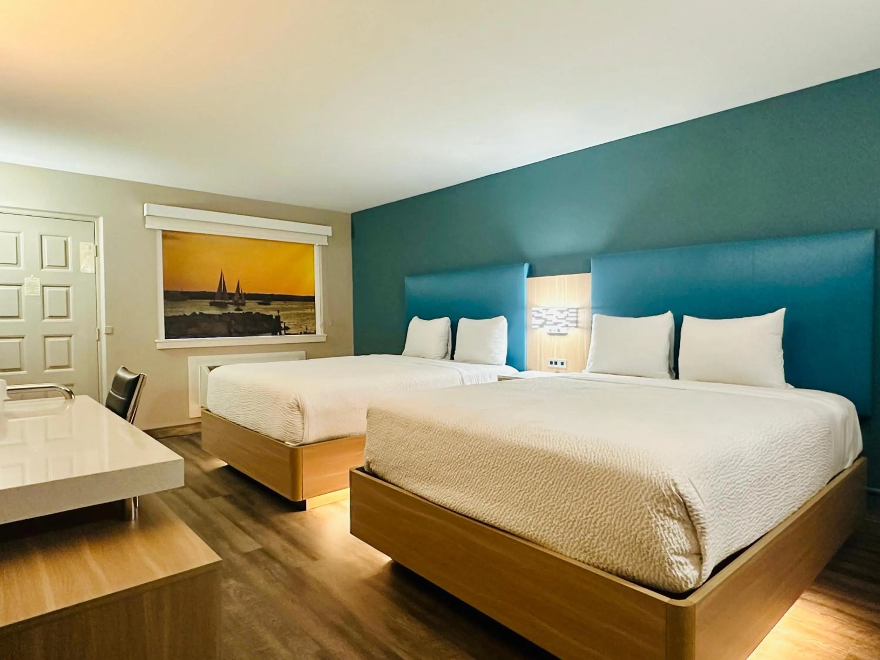 Bed in La Quinta Inn by Wyndham Costa Mesa Orange County