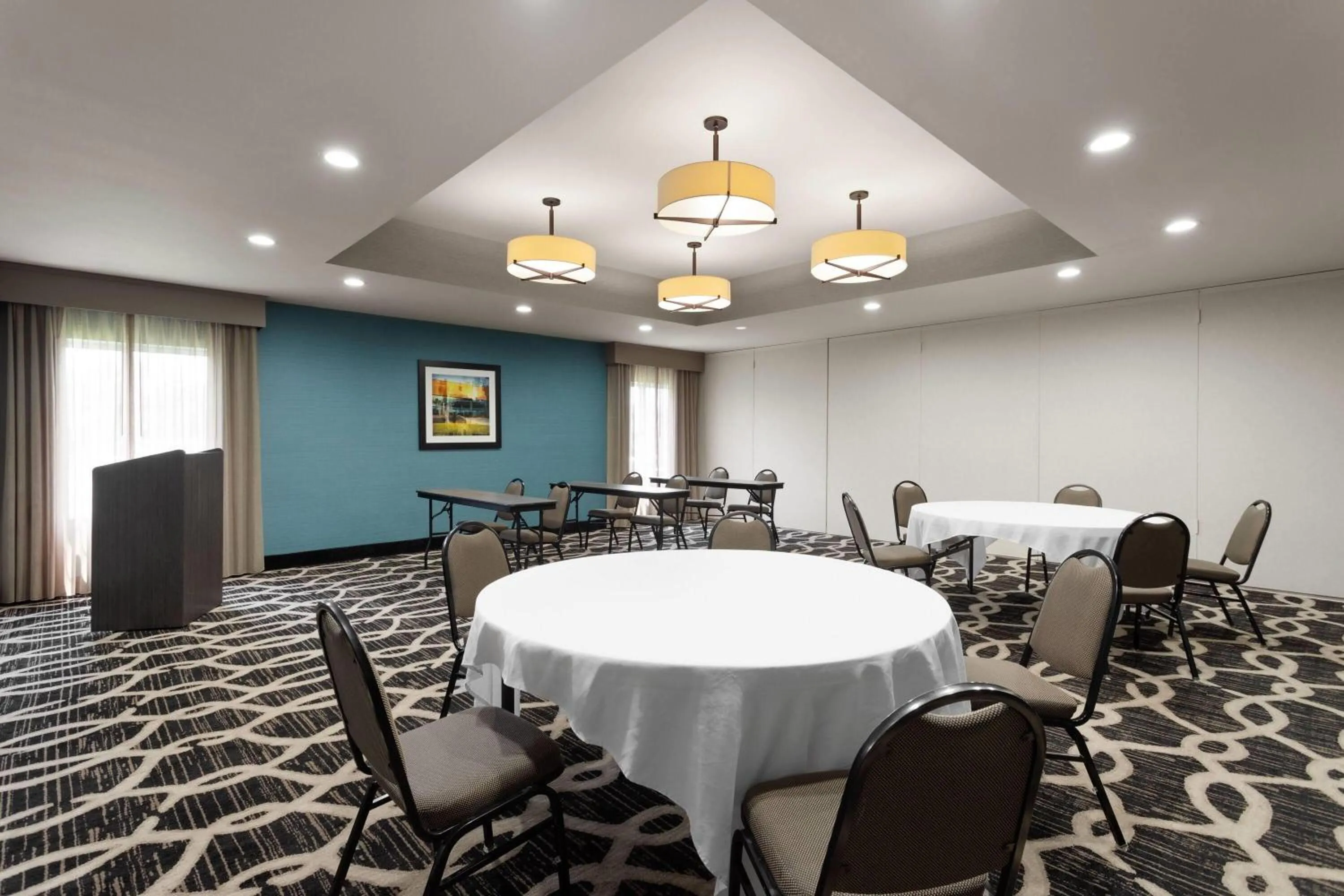 Meeting/conference room in La Quinta by Wyndham Columbus - Edinburgh