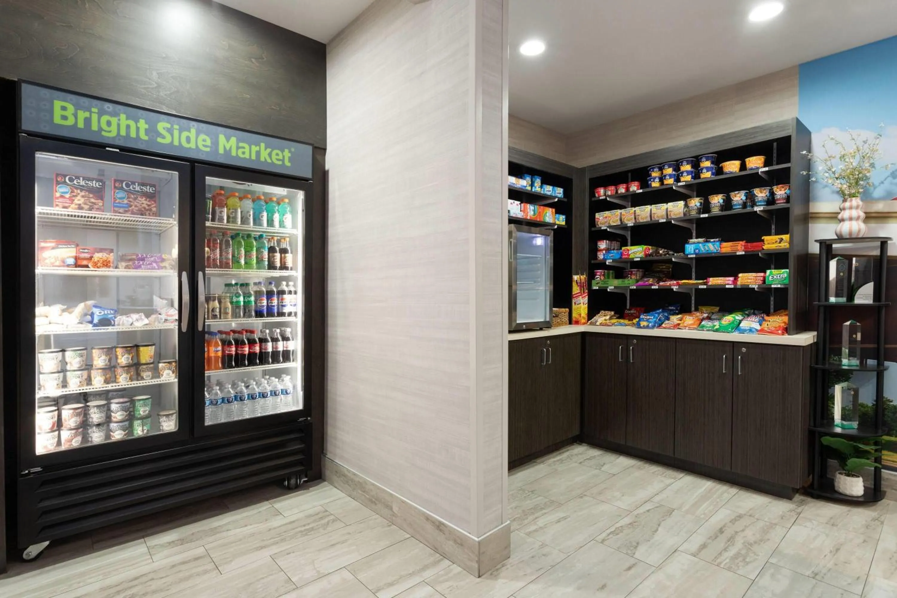 Food and drinks in La Quinta by Wyndham Columbus - Edinburgh