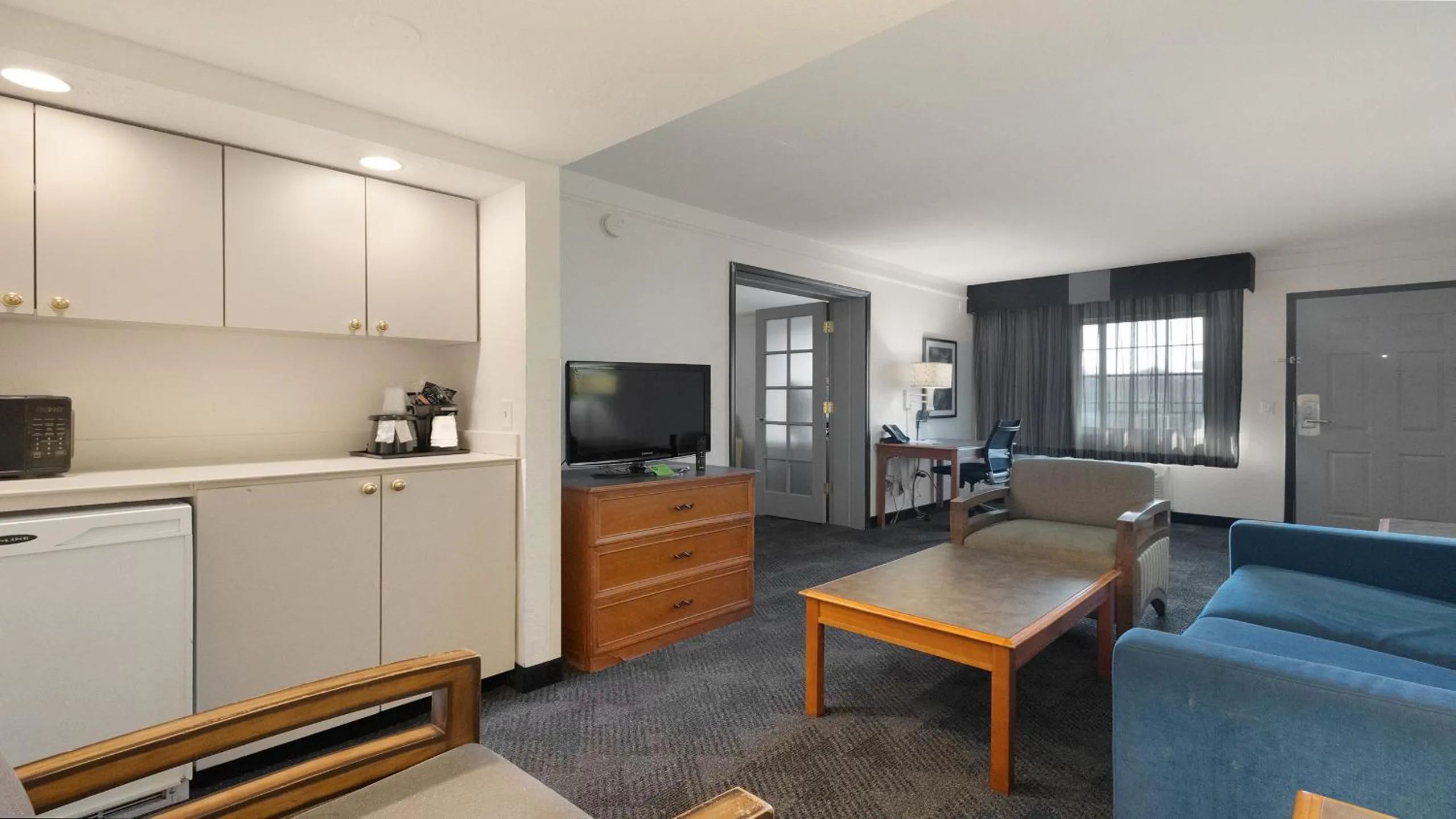 Bedroom in Howard Johnson by Wyndham Sacramento Downtown