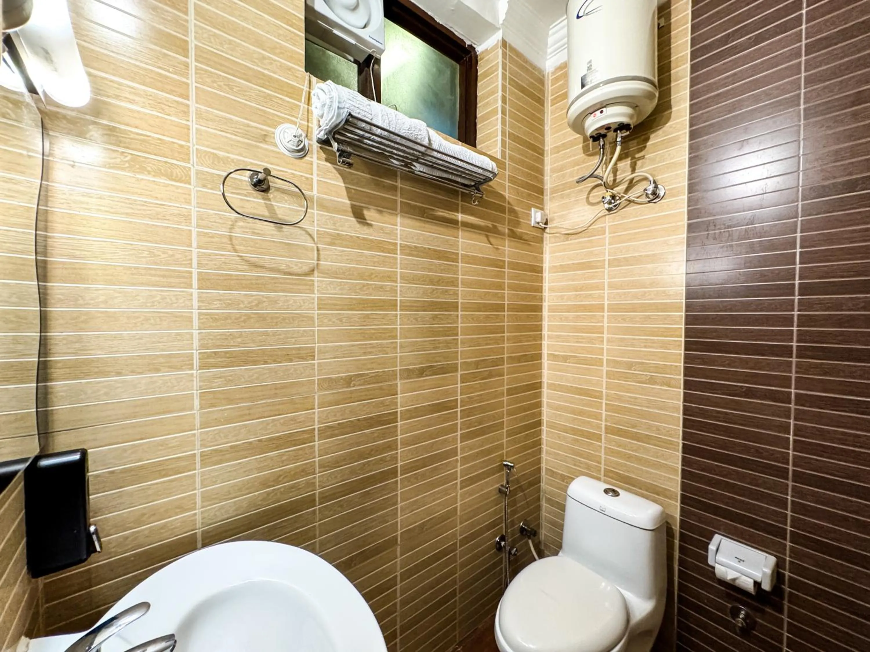 Bathroom in Hotel Nirvana Palace Rishikesh