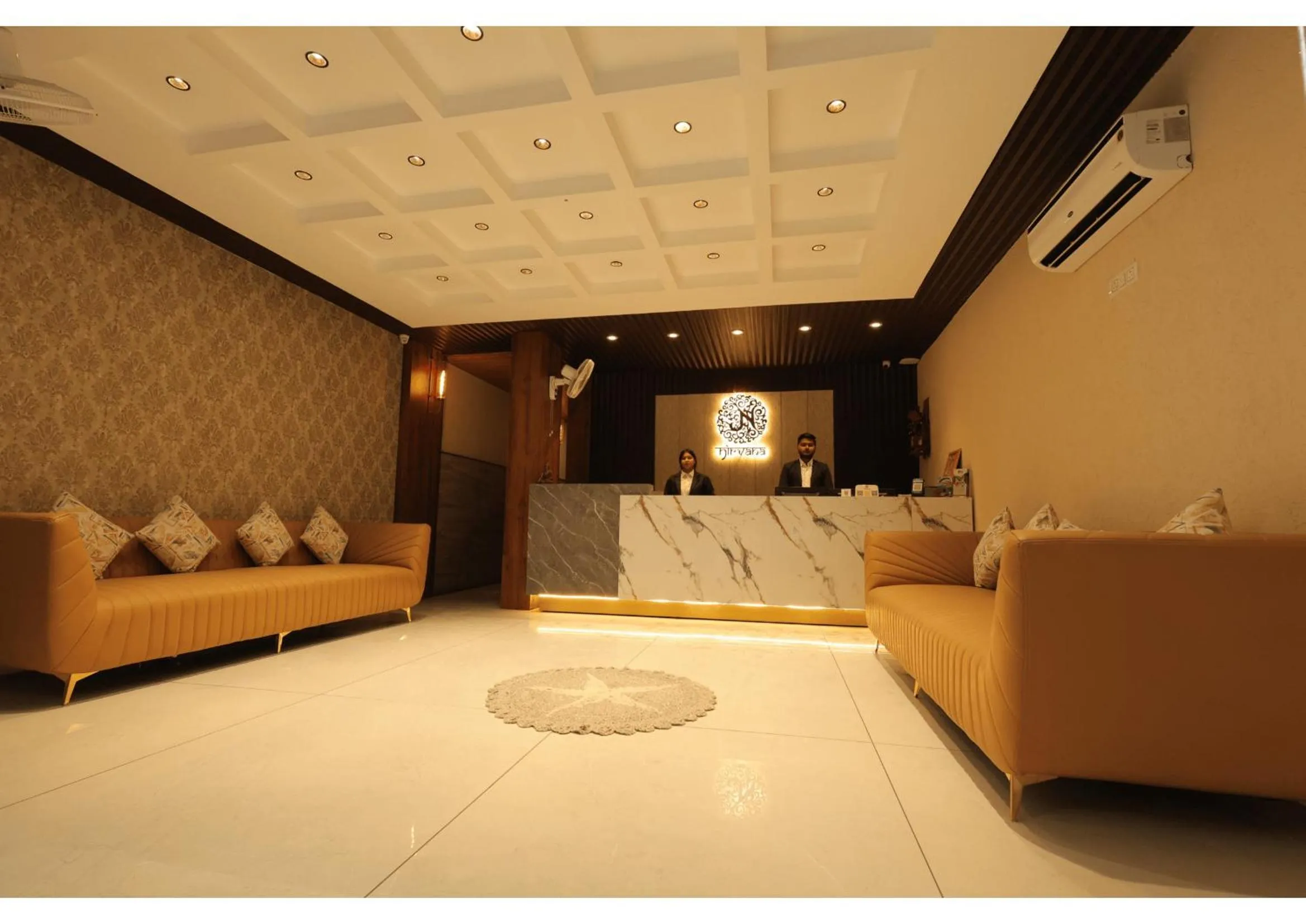 Lobby or reception in Hotel Nirvana Palace Near Parmarth Niketan